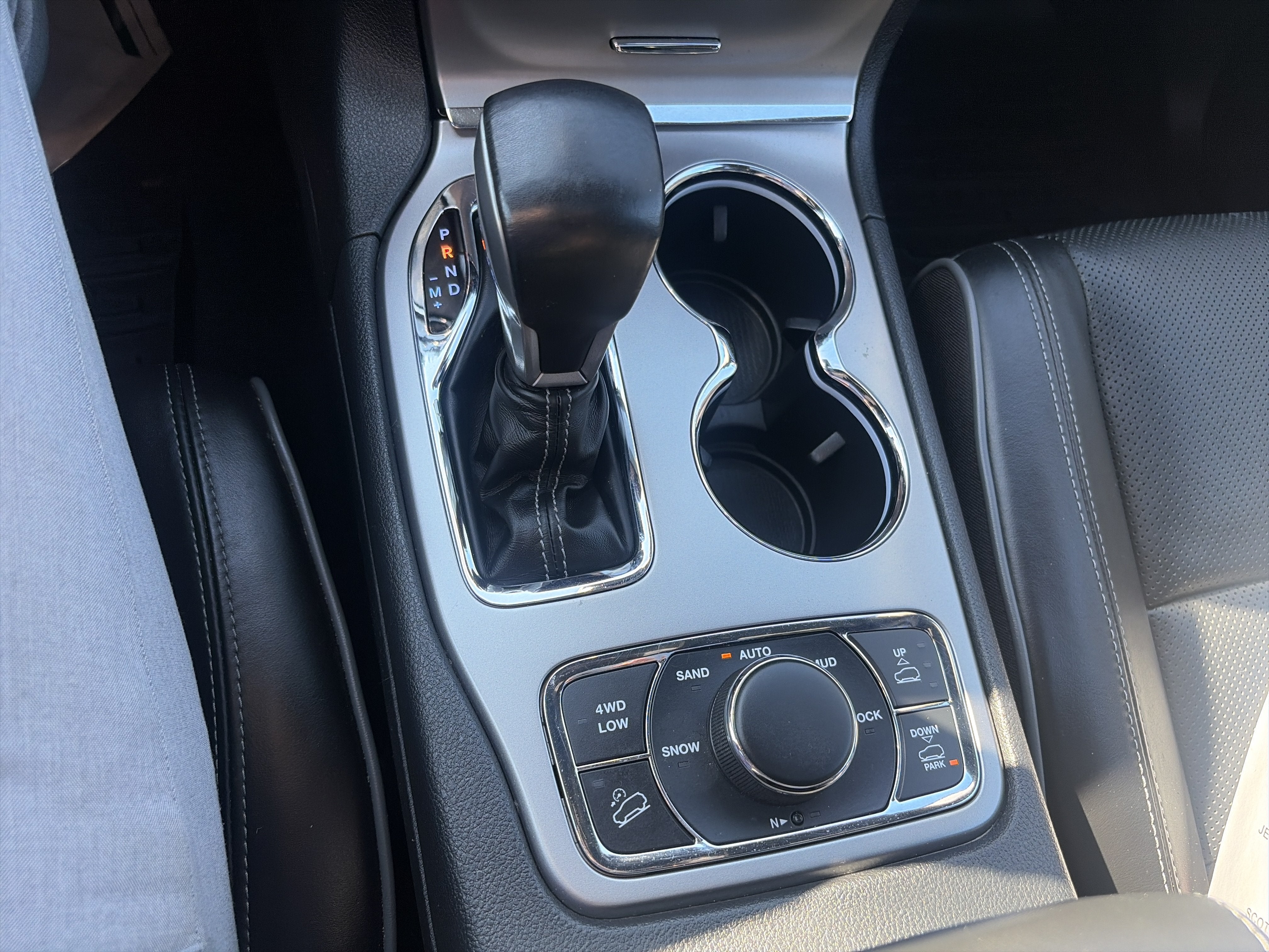 2020 Jeep Grand Cherokee Overland