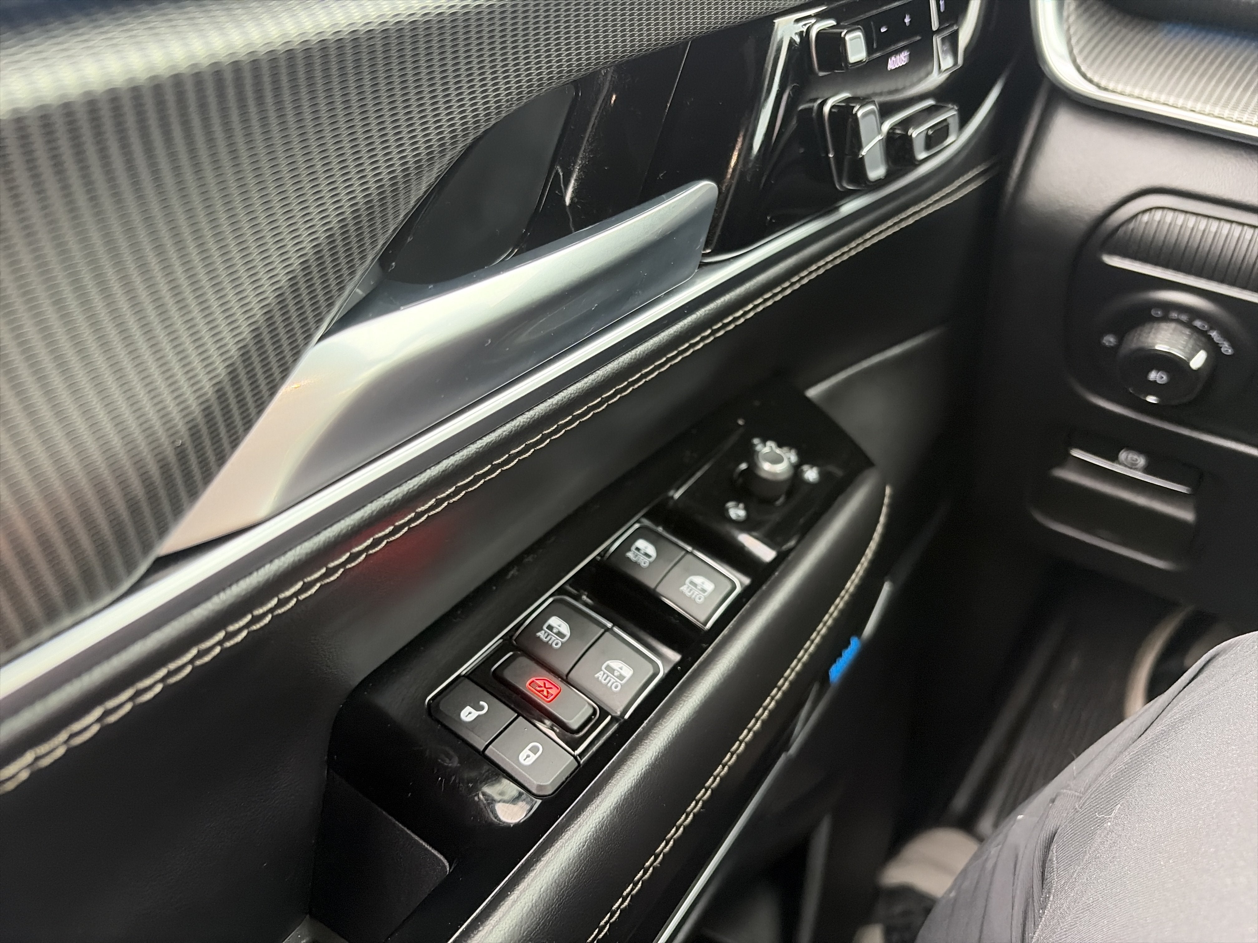 2022 Jeep Grand Wagoneer Series II Obsidian