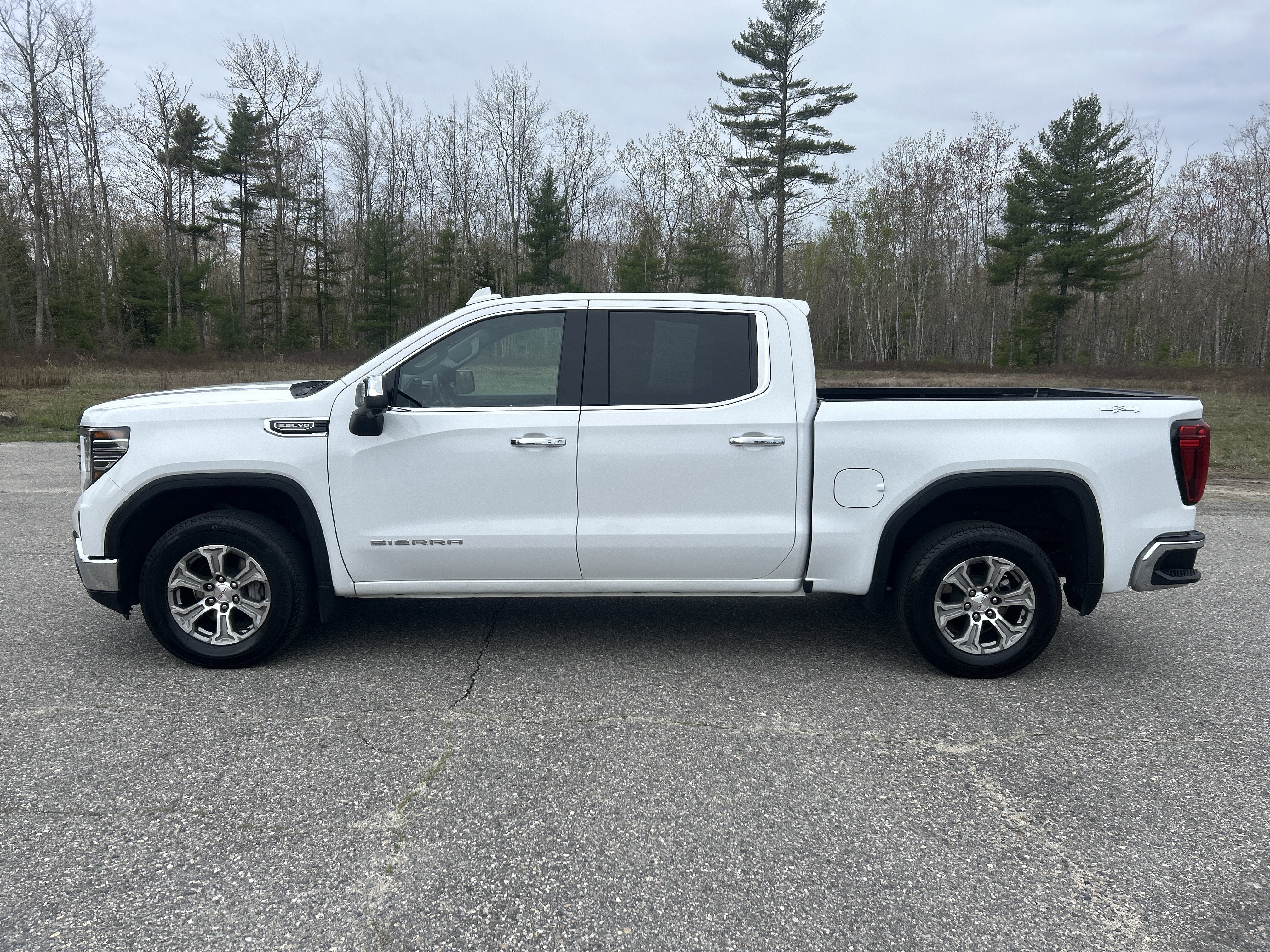 2025 GMC Sierra 1500 SLT