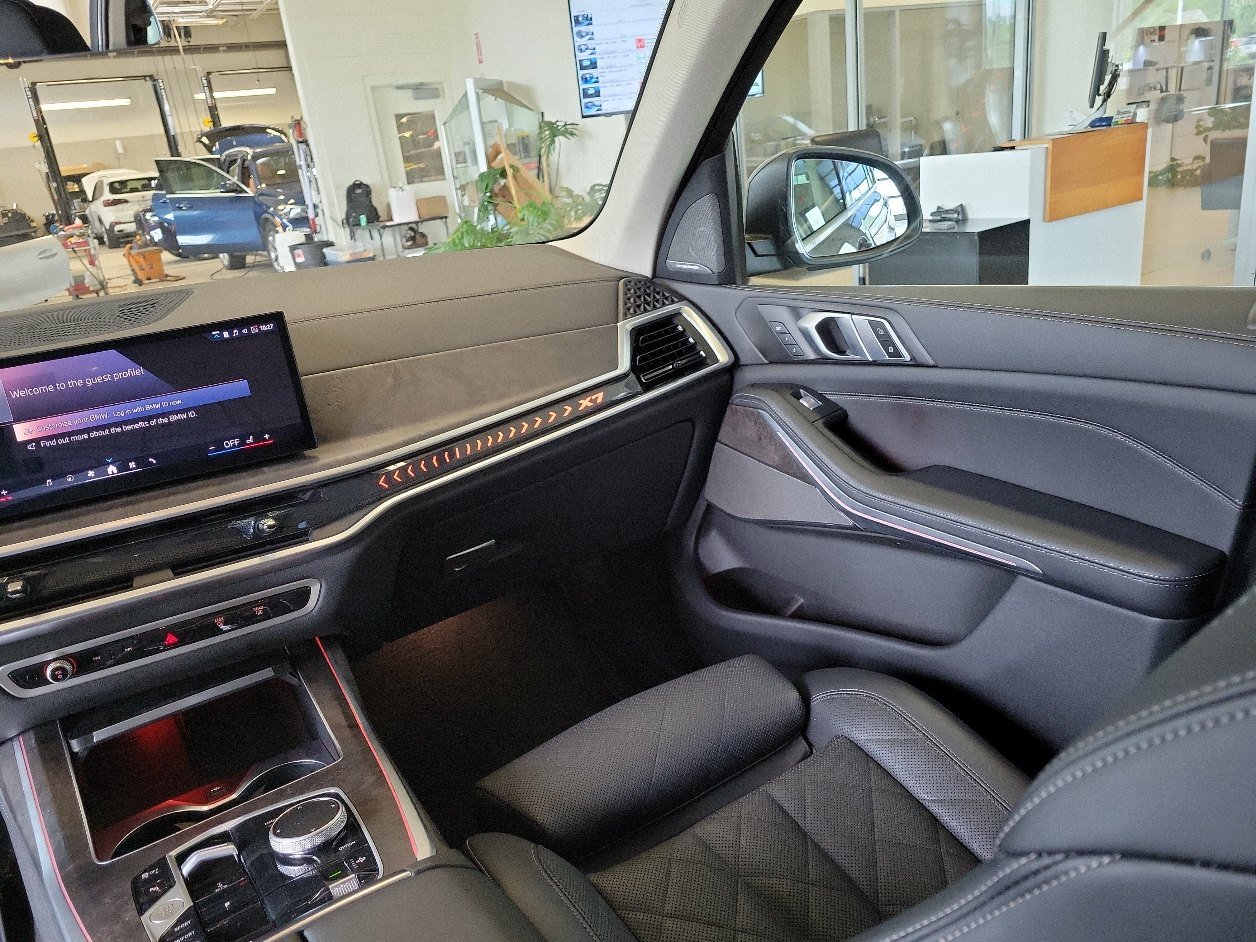 2025 BMW X7 xDrive40i