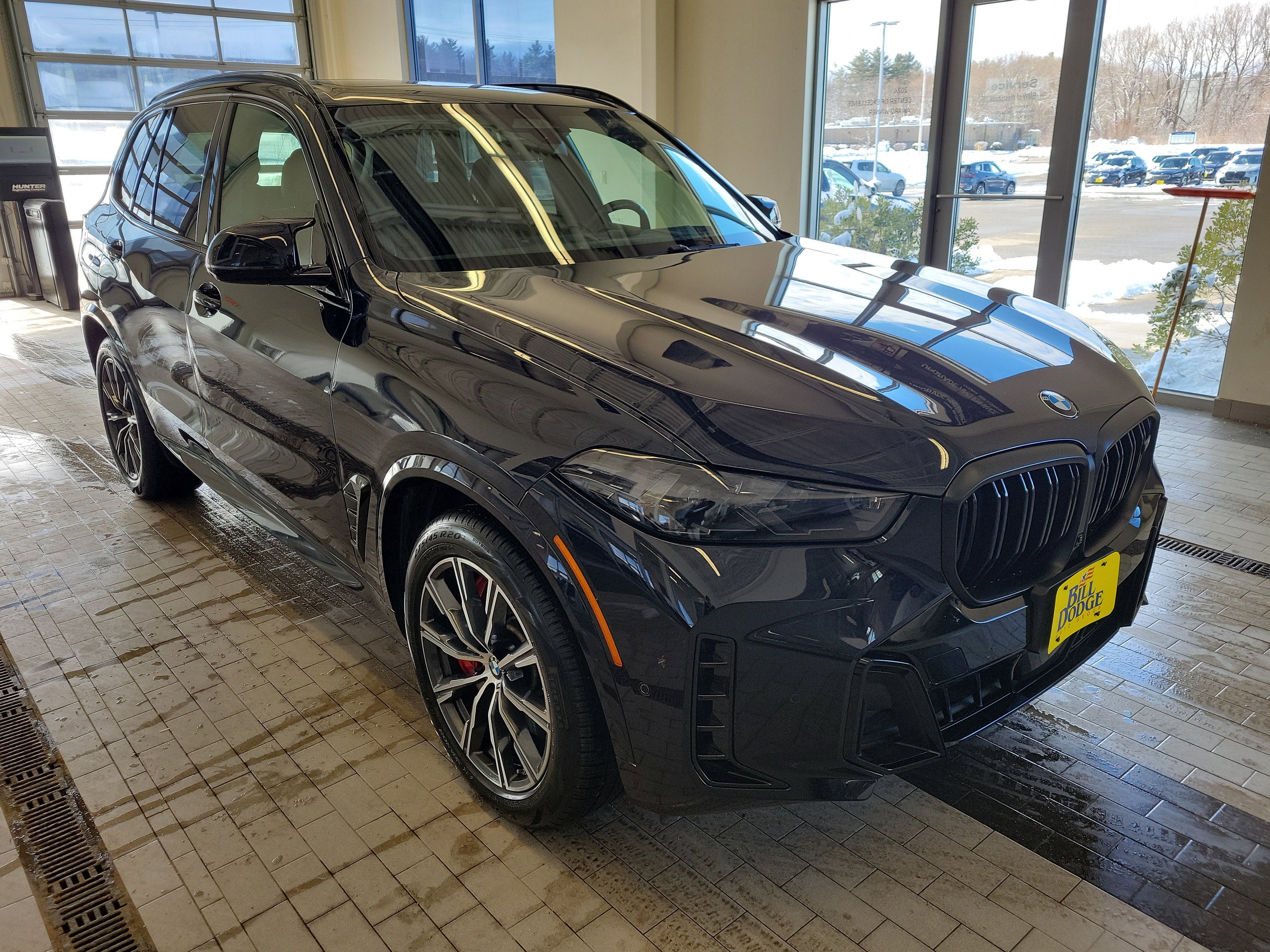 2025 BMW X5 M60i