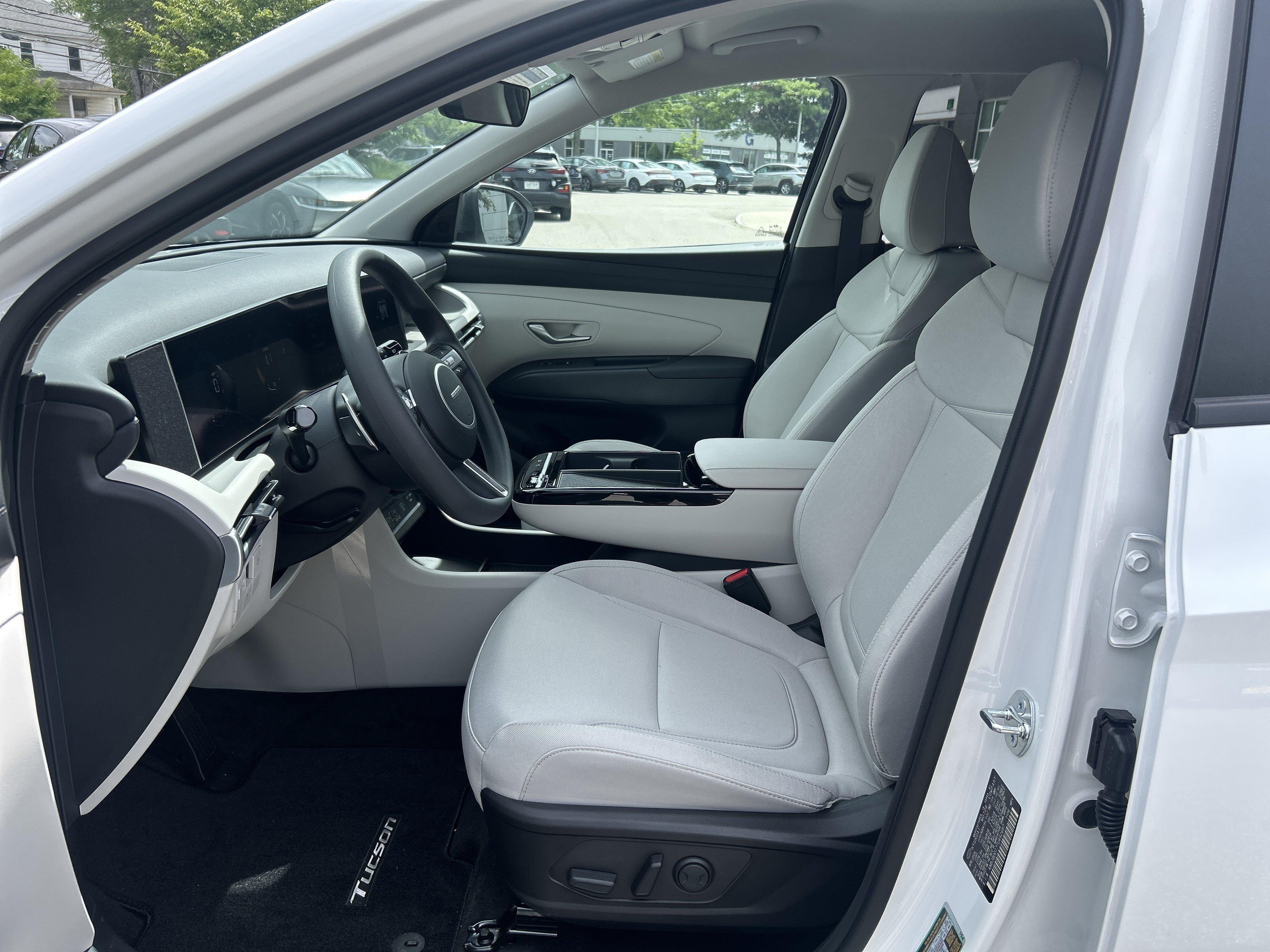 2026 Hyundai TUCSON HYBRID SEL
