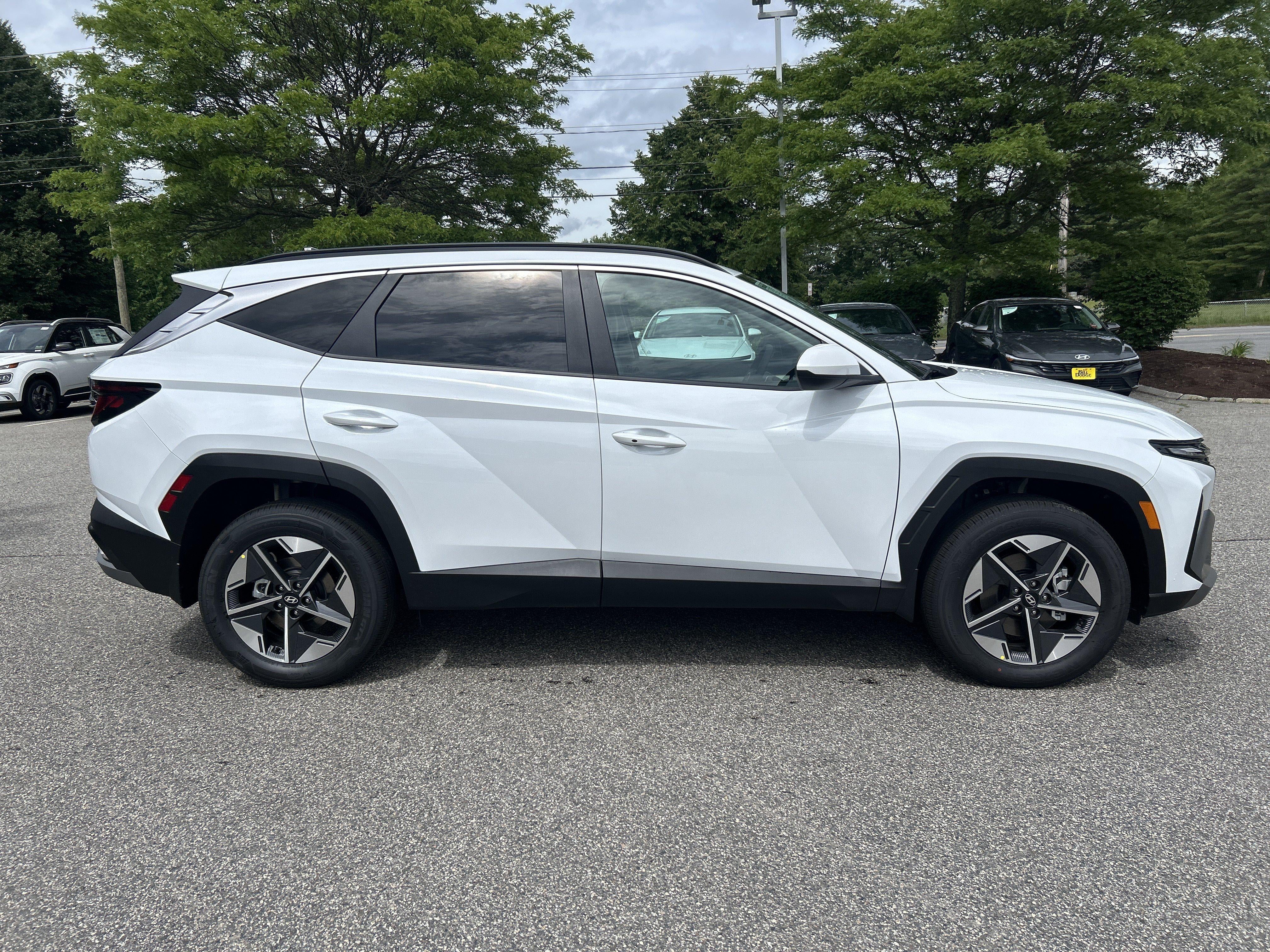 2026 Hyundai TUCSON HYBRID SEL