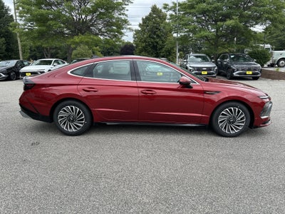 2026 Hyundai SONATA HYBRID SEL