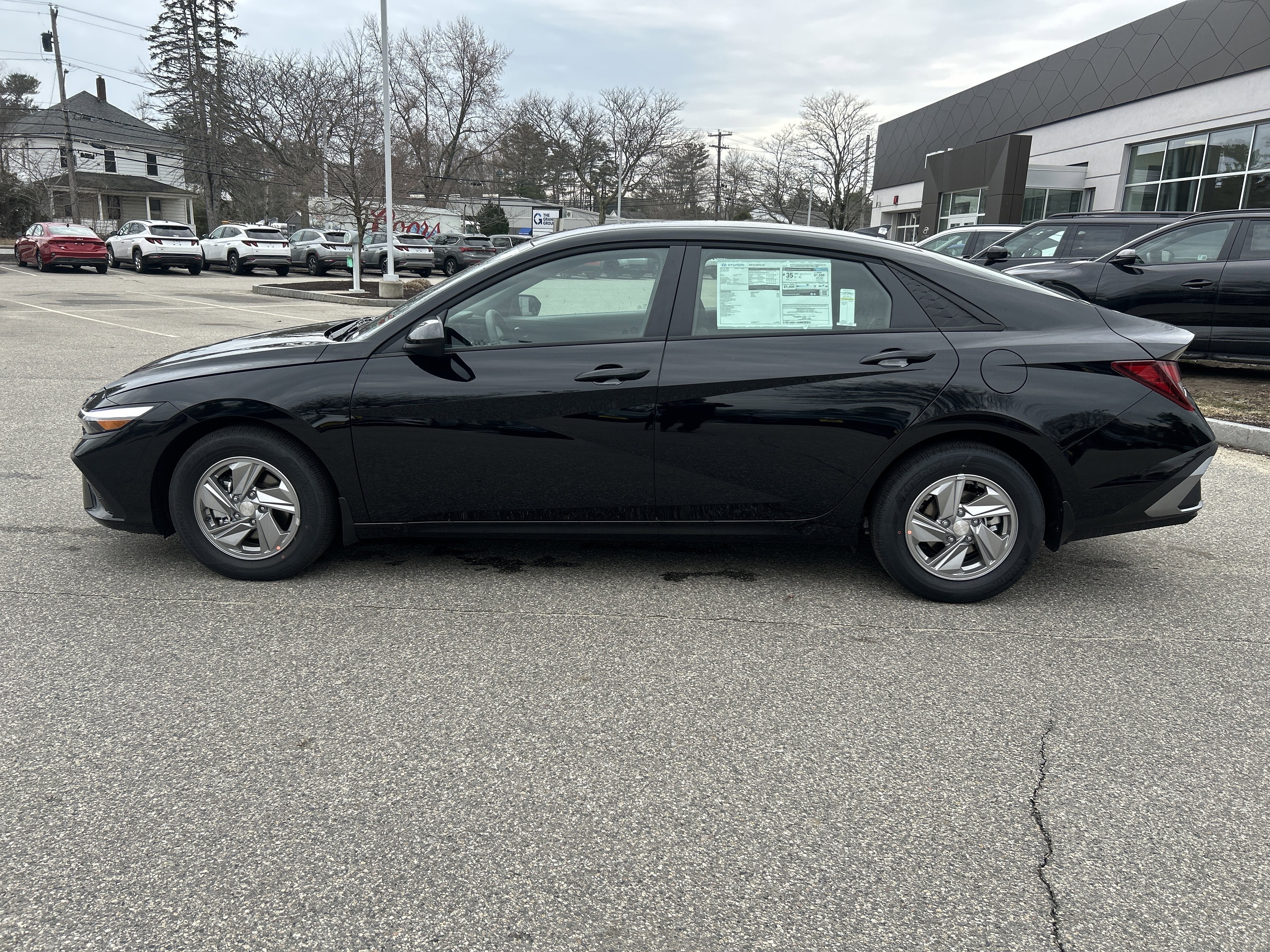 2026 Hyundai ELANTRA SE