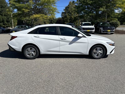 2026 Hyundai ELANTRA SE