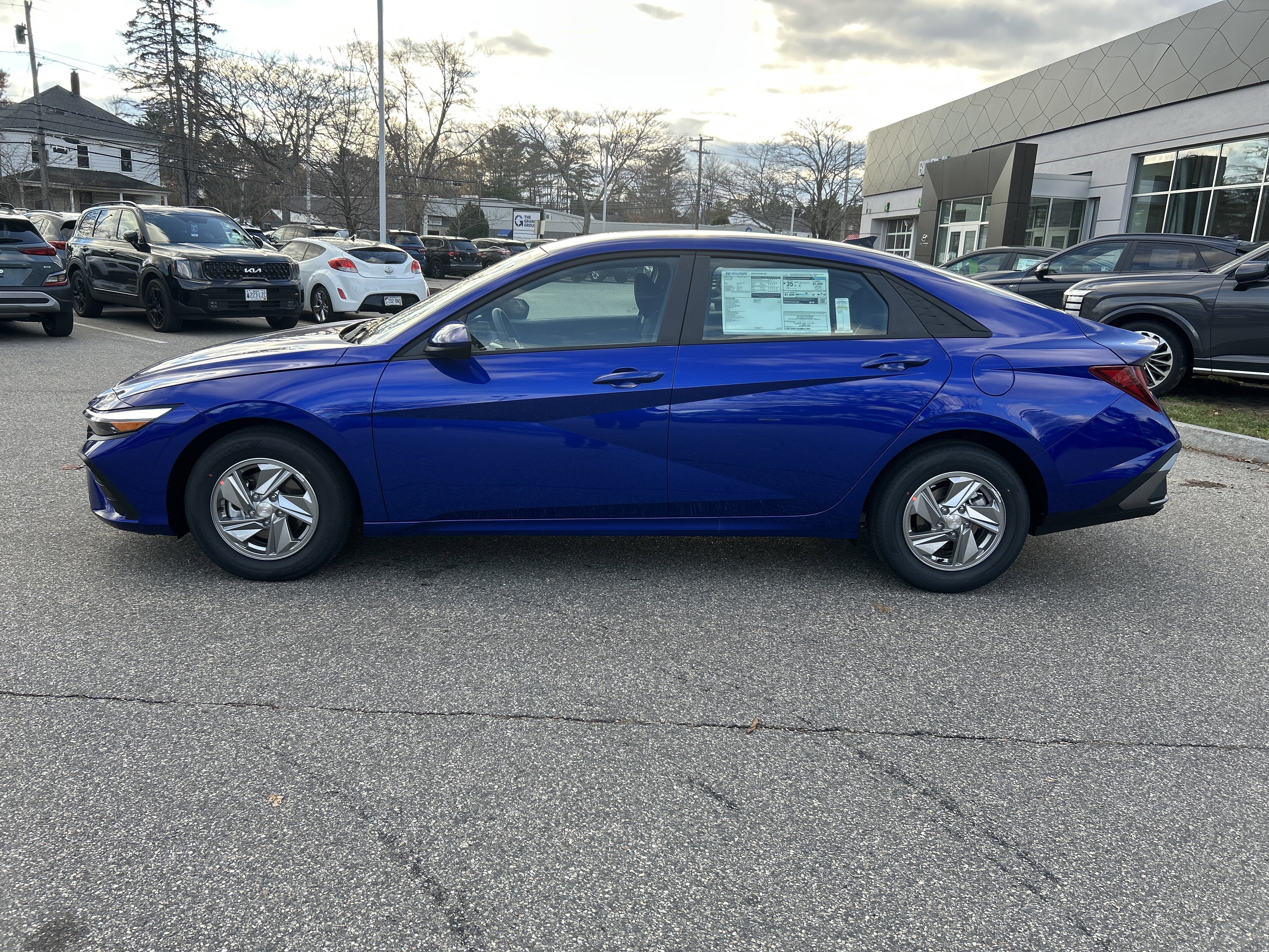 2026 Hyundai ELANTRA SE