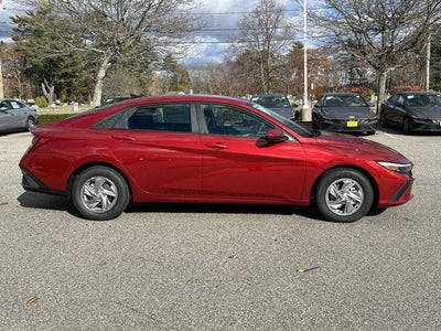 2026 Hyundai ELANTRA SE