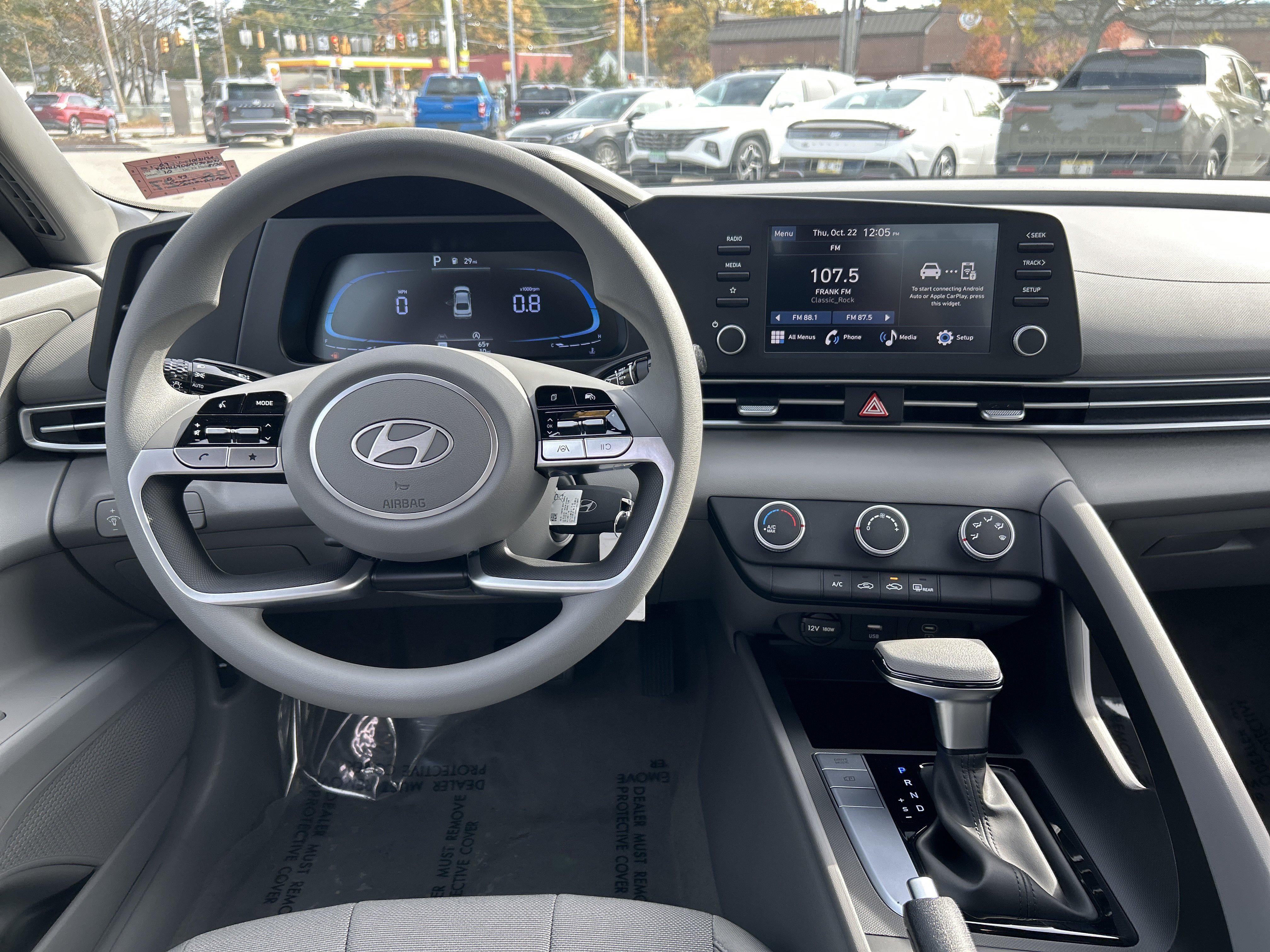 2026 Hyundai ELANTRA SE