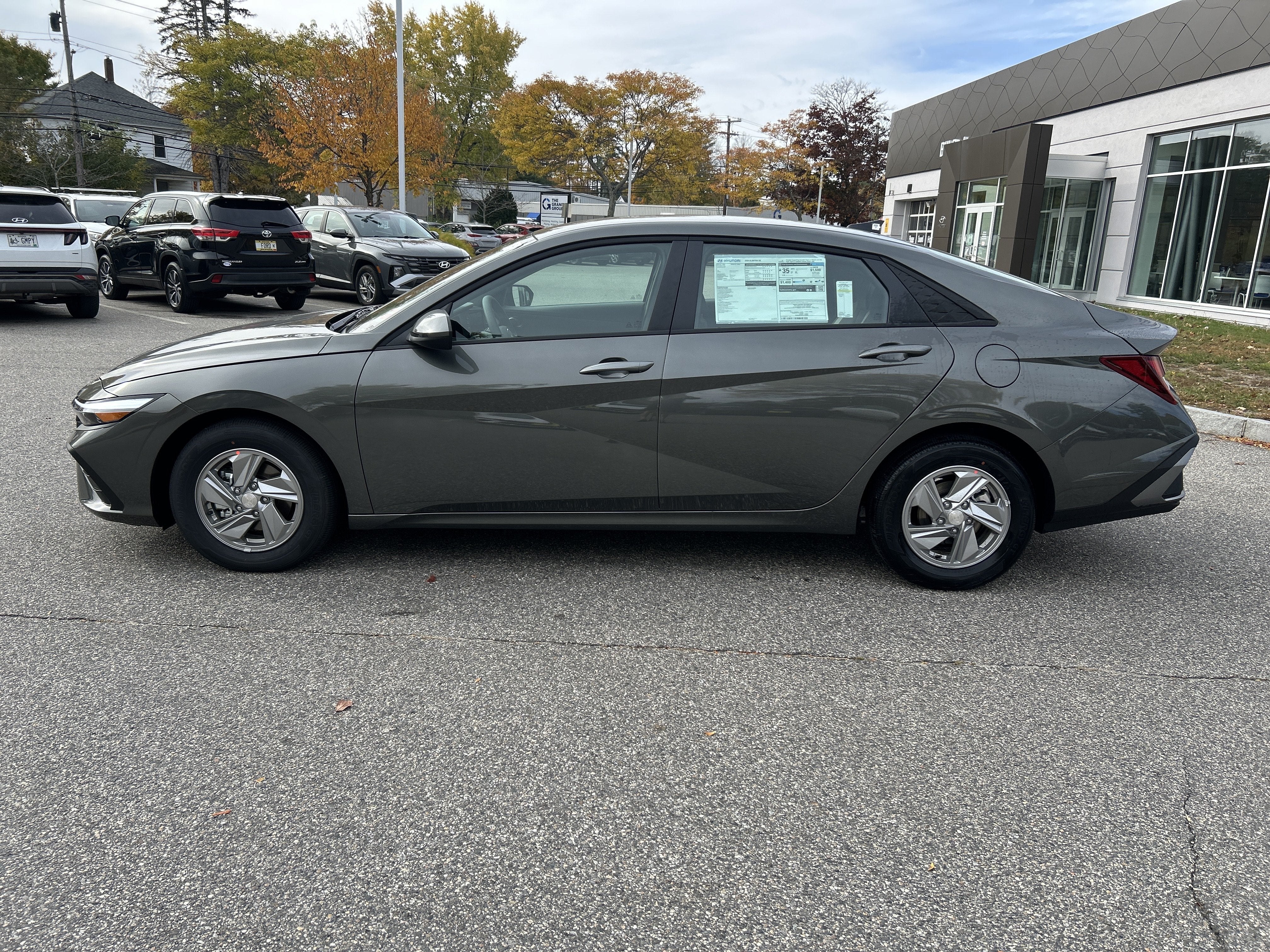 2026 Hyundai ELANTRA SE