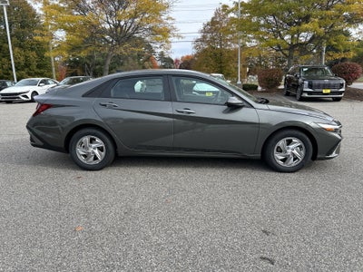 2026 Hyundai ELANTRA SE