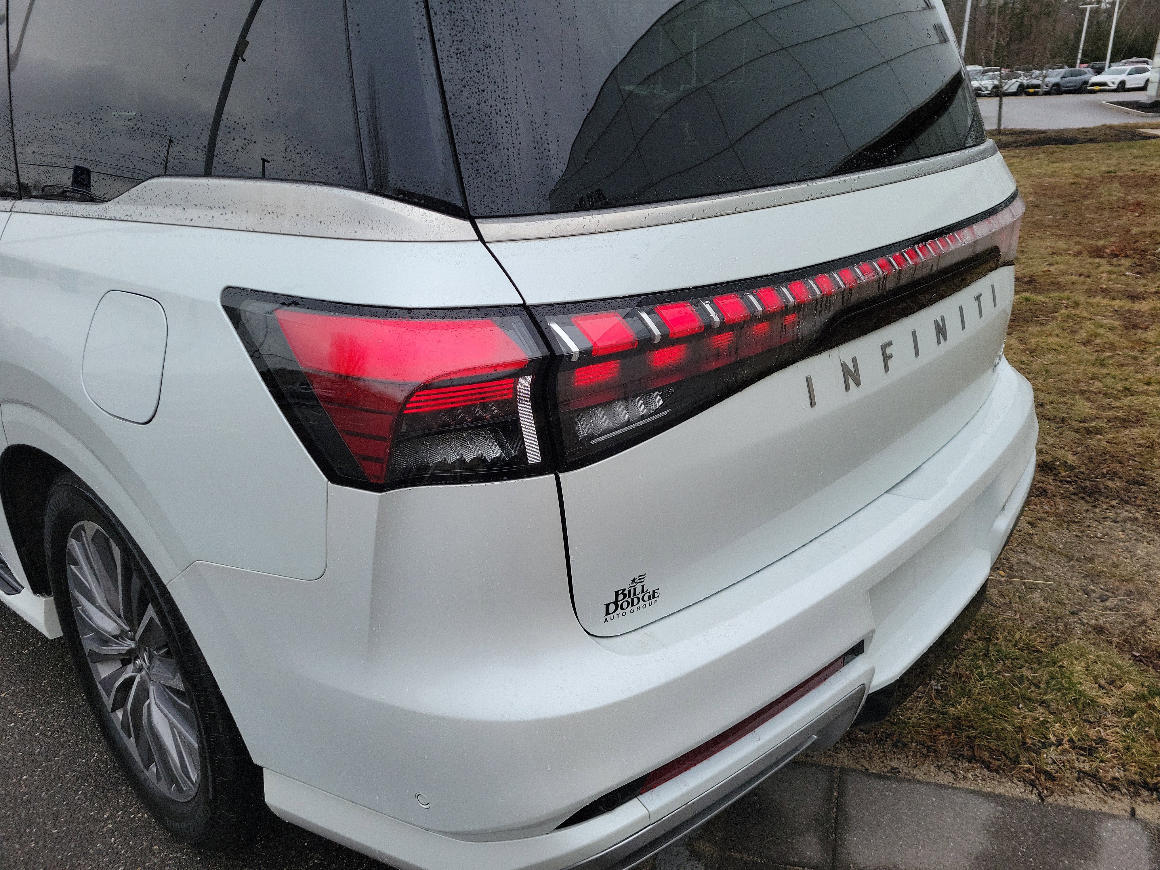 2025 INFINITI QX80 Sensory 4WD