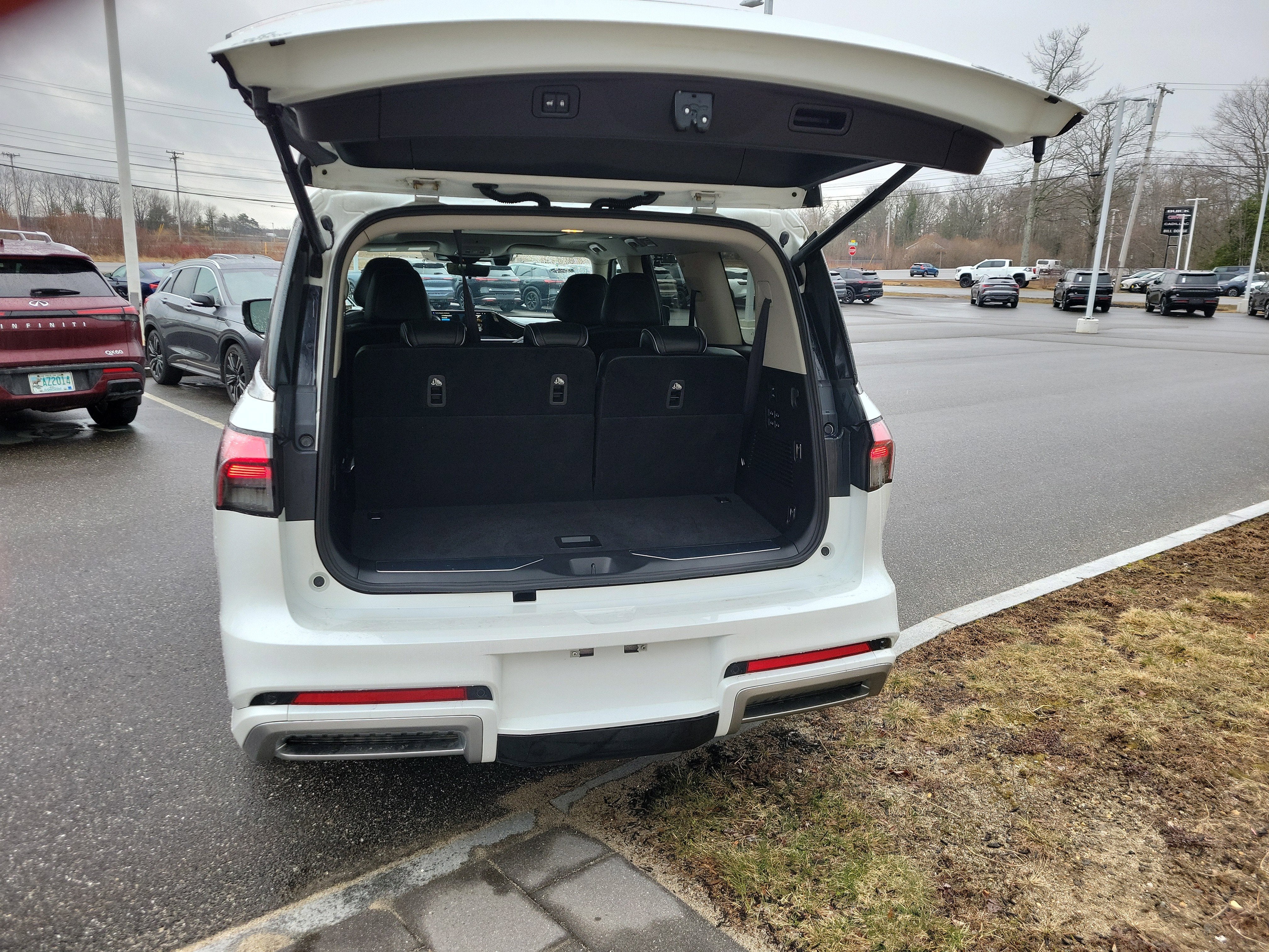 2025 INFINITI QX80 Sensory 4WD