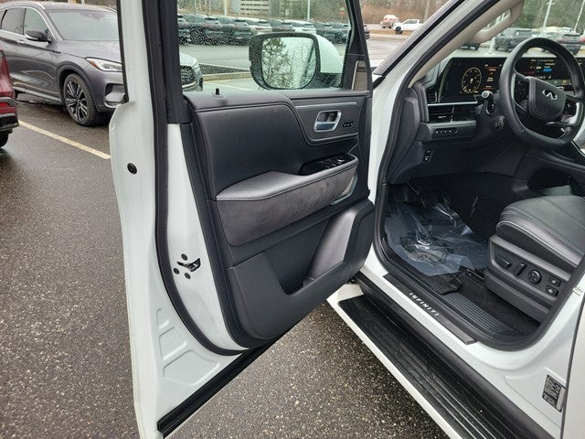 2025 INFINITI QX80 Sensory 4WD
