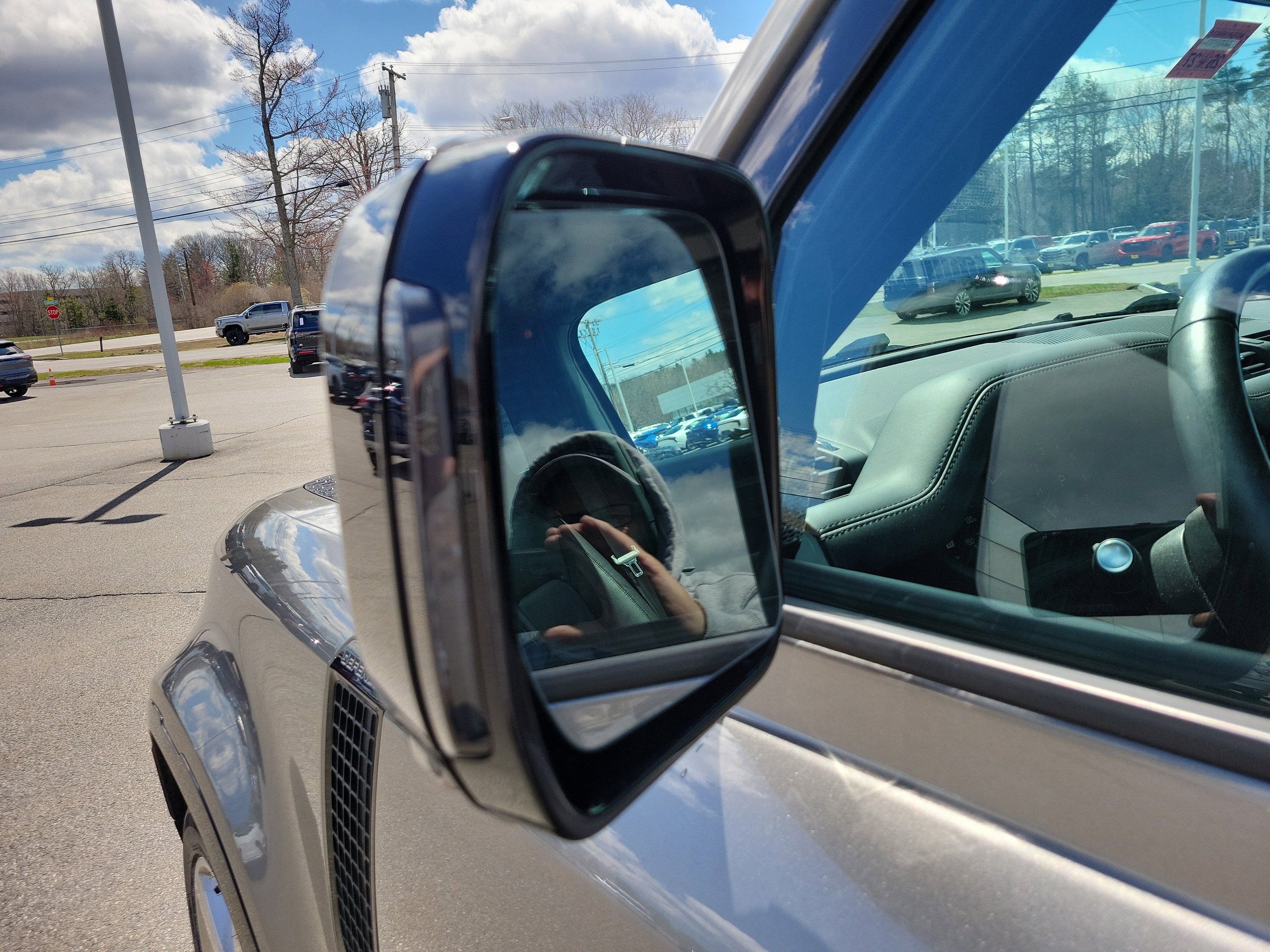 2024 Land Rover Defender X-Dynamic SE