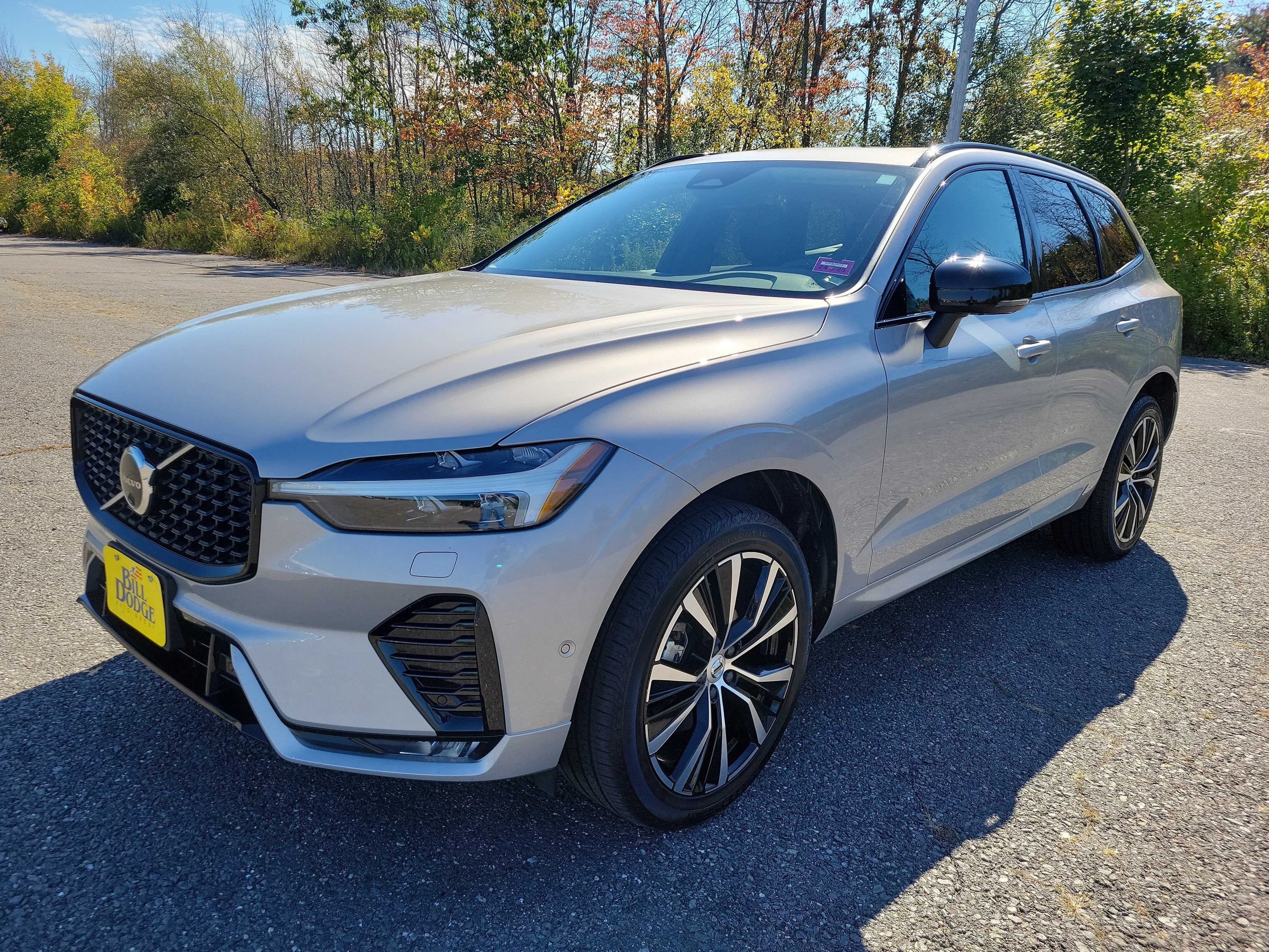 2024 Volvo XC60 Plus Dark Theme