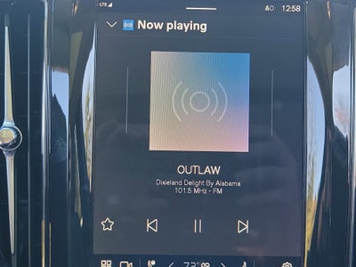 2024 Volvo XC60 Plus Dark Theme