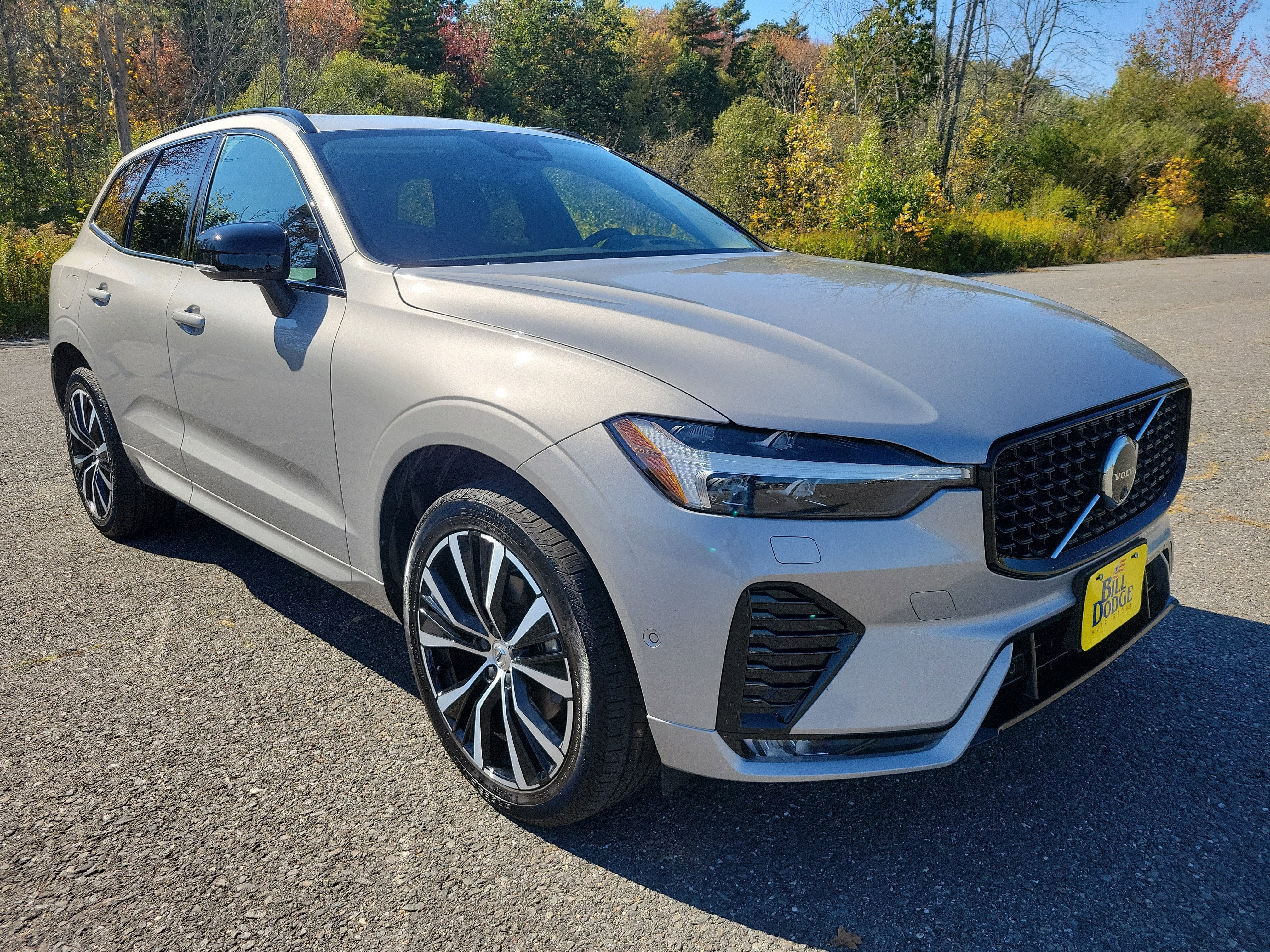 2024 Volvo XC60 Plus Dark Theme