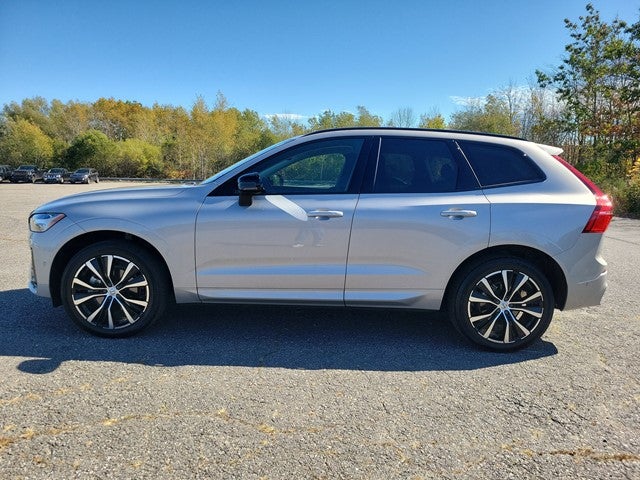 2024 Volvo XC60 Plus Dark Theme