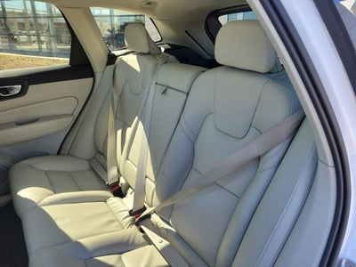 2023 Volvo XC60 Plus Bright Theme