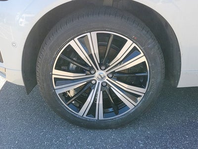 2023 Volvo XC60 Plus Bright Theme