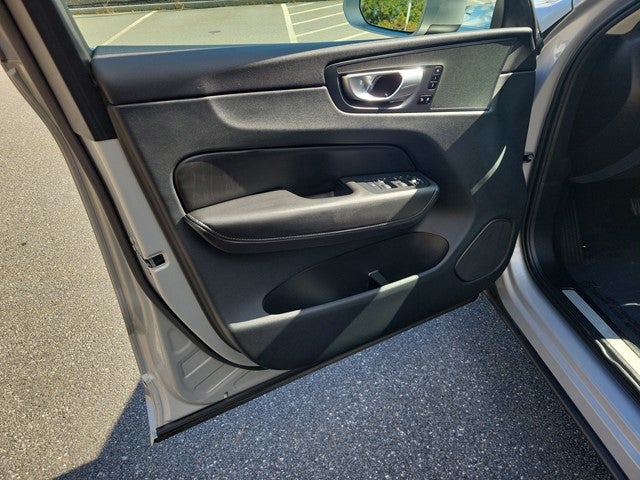 2023 Volvo XC60 Core