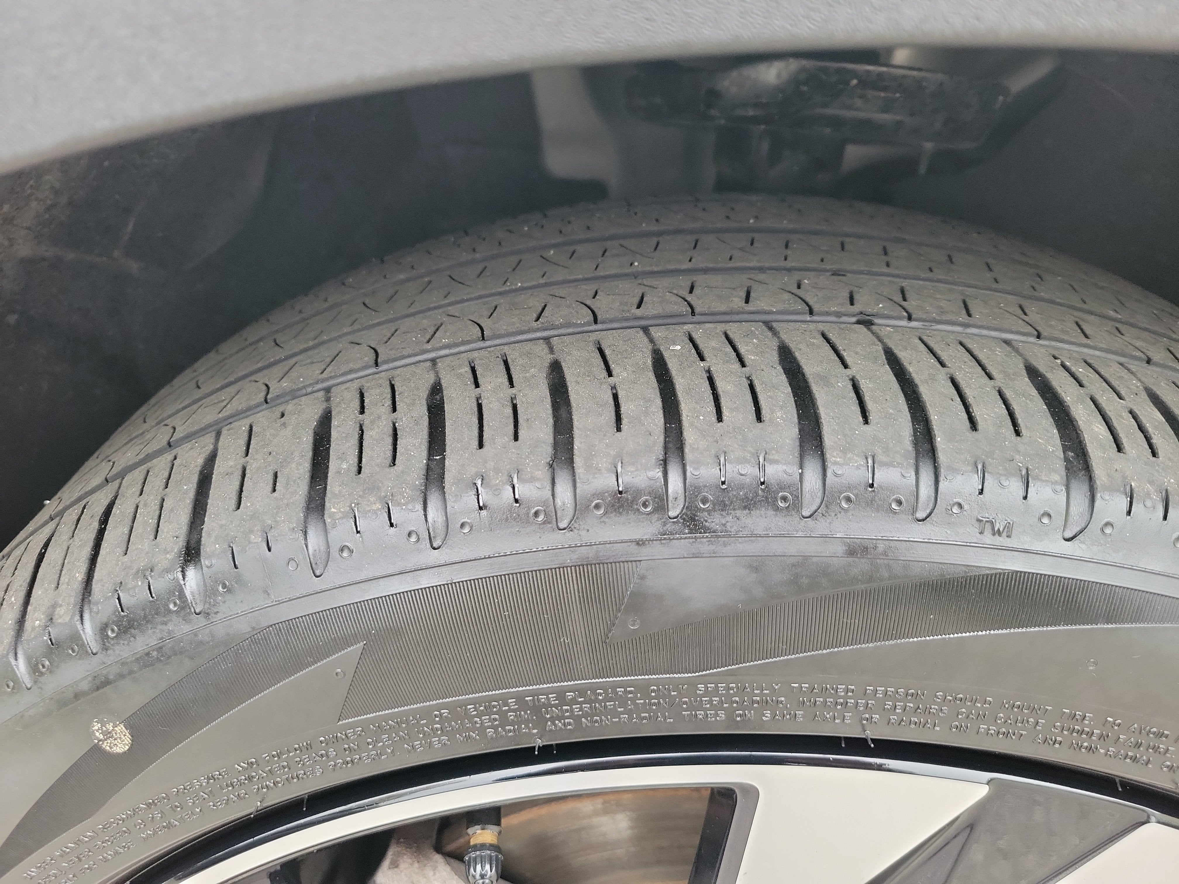 2024 Volvo XC40 Plus Bright Theme