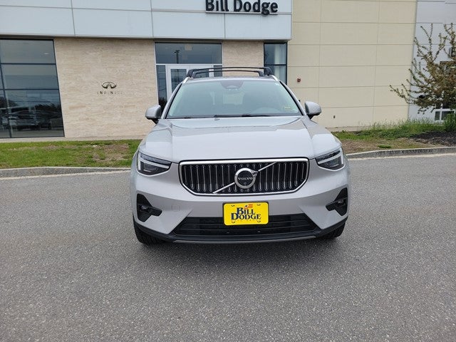 2024 Volvo XC40 Plus Bright Theme