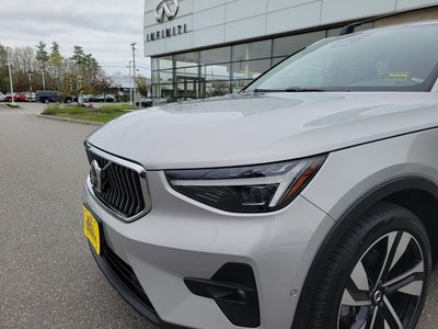 2024 Volvo XC40 Plus Bright Theme