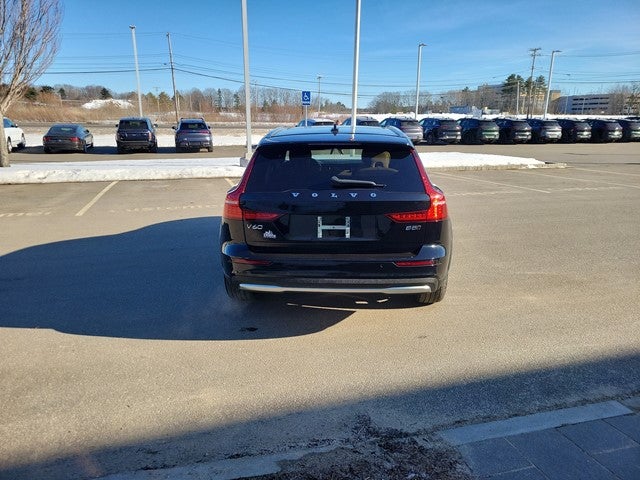 2024 Volvo V60 Cross Country Ultimate