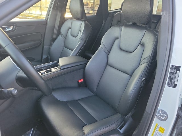 2025 Volvo XC60 Plus