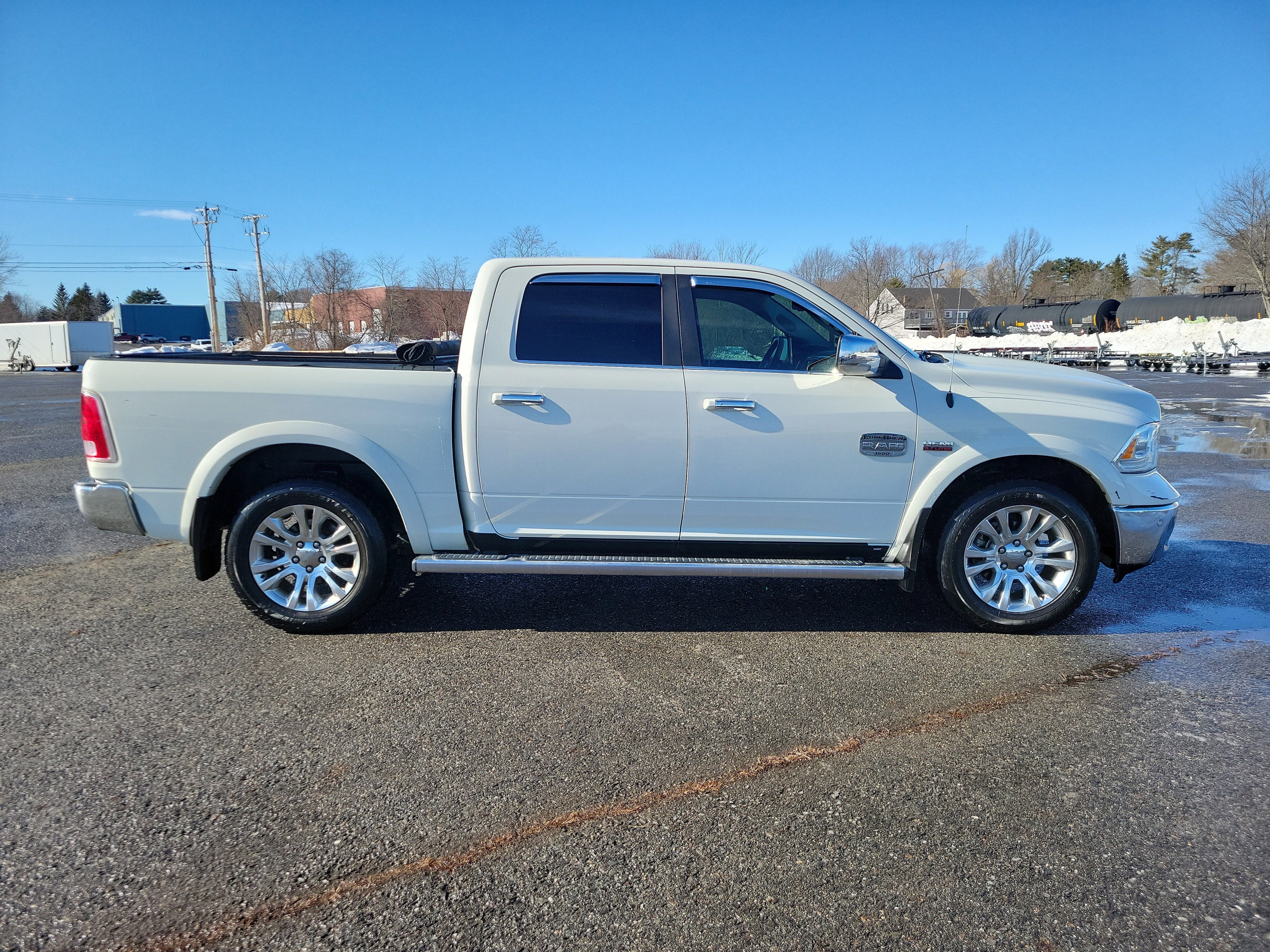 2017 RAM 1500 Longhorn Crew Cab 4x4 5'7" Box
