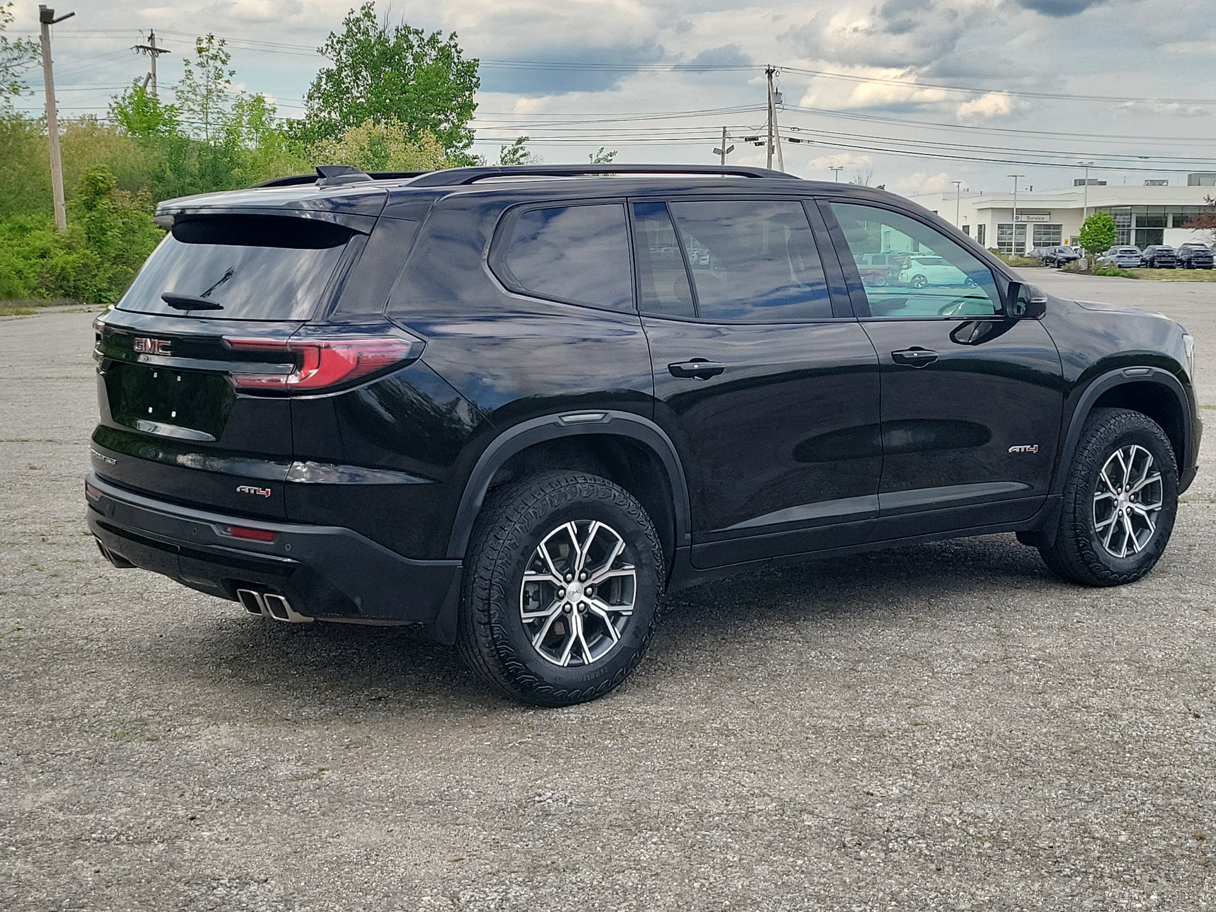 2024 GMC Acadia AT4