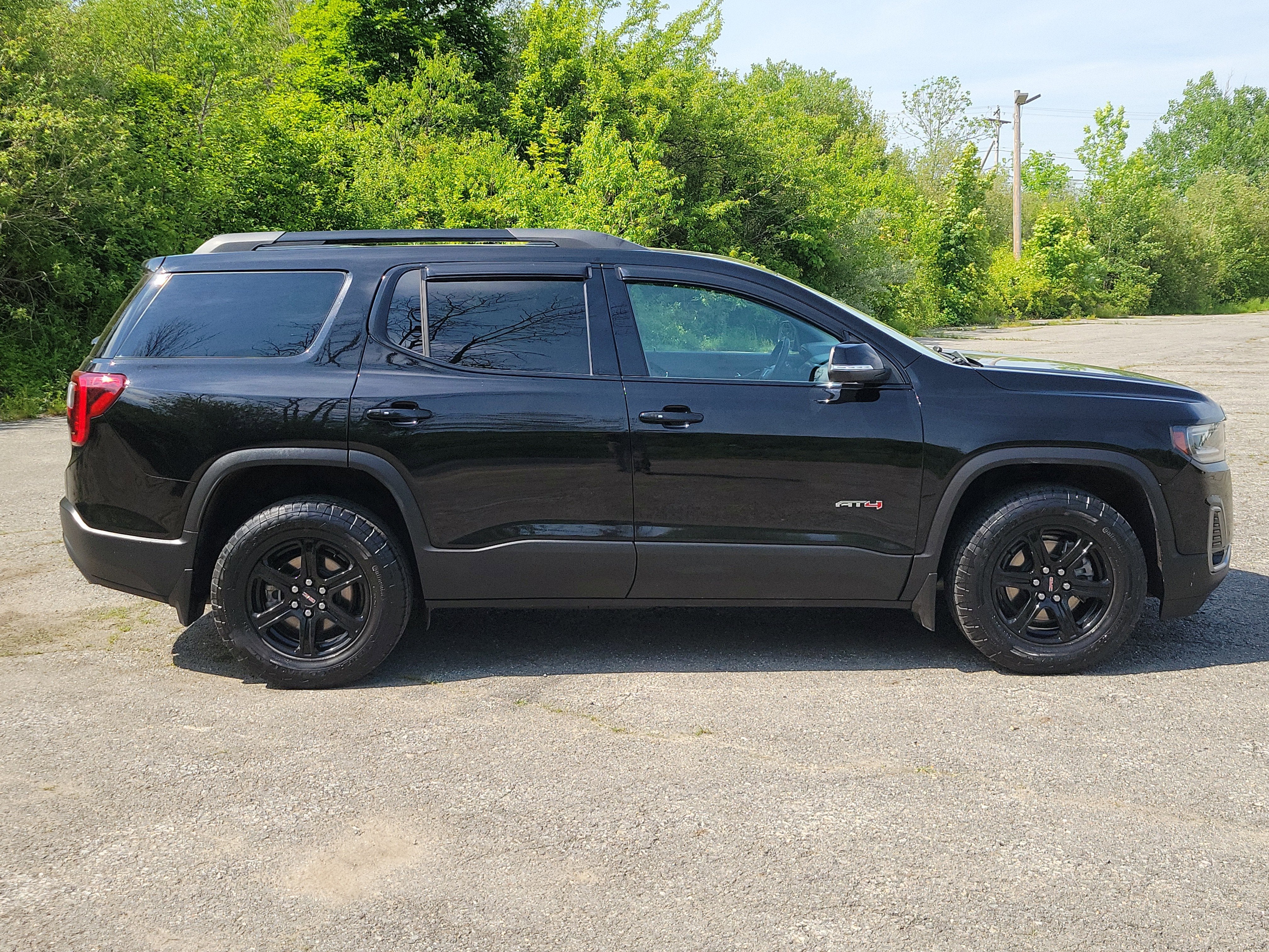 2022 GMC Acadia AT4