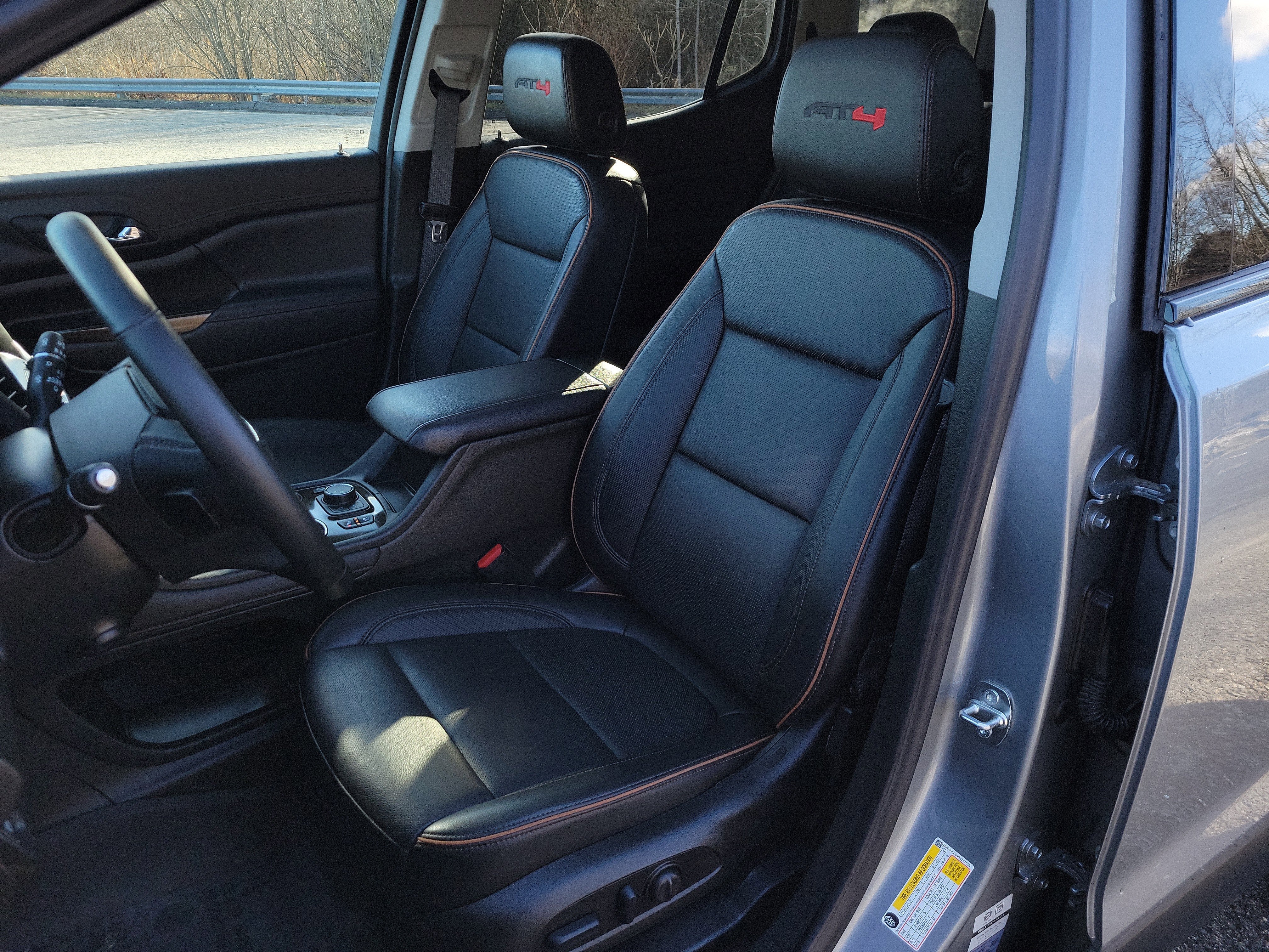2023 GMC Acadia AT4