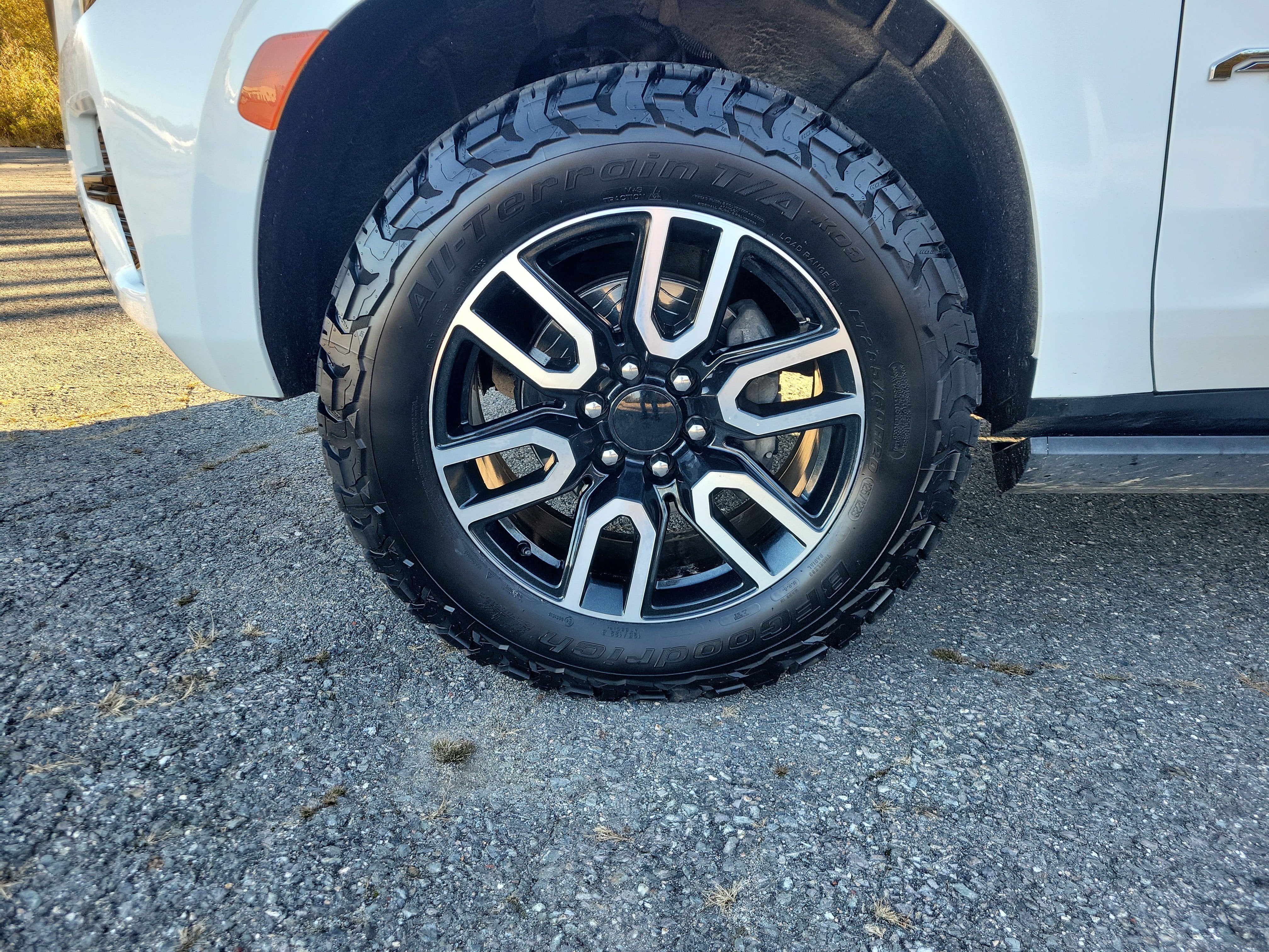 2023 GMC Yukon AT4