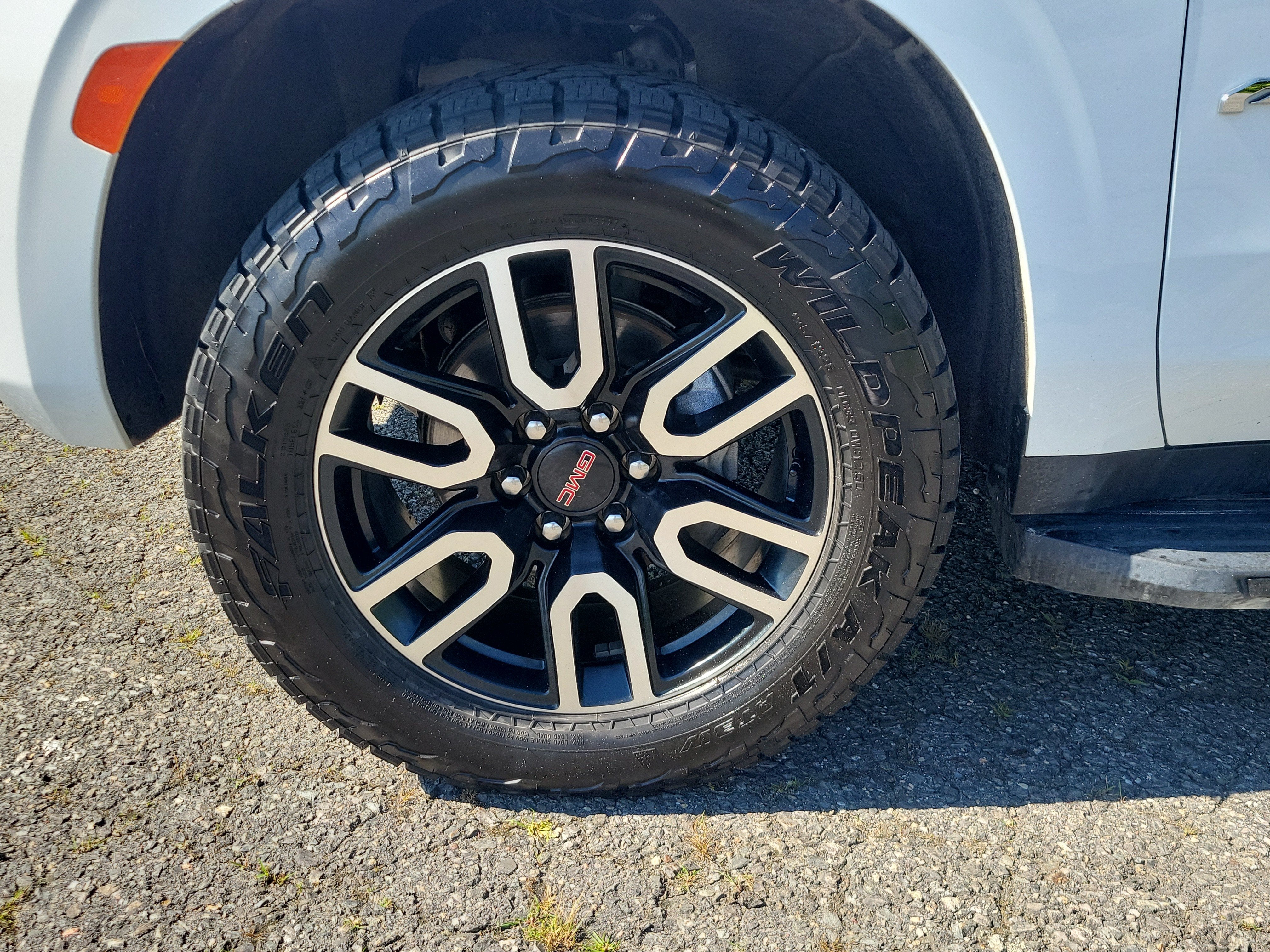2022 GMC Yukon AT4