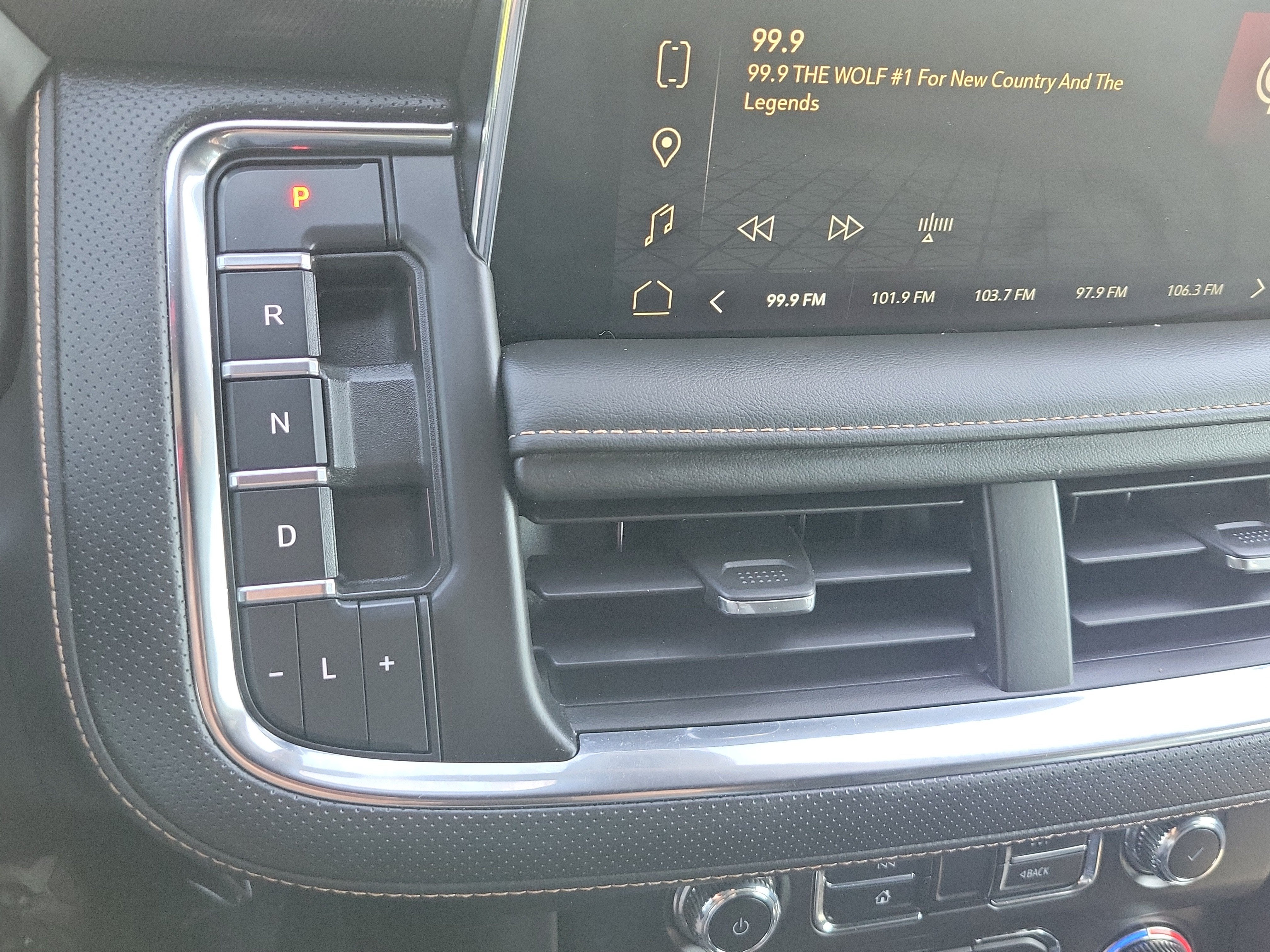 2022 GMC Yukon AT4