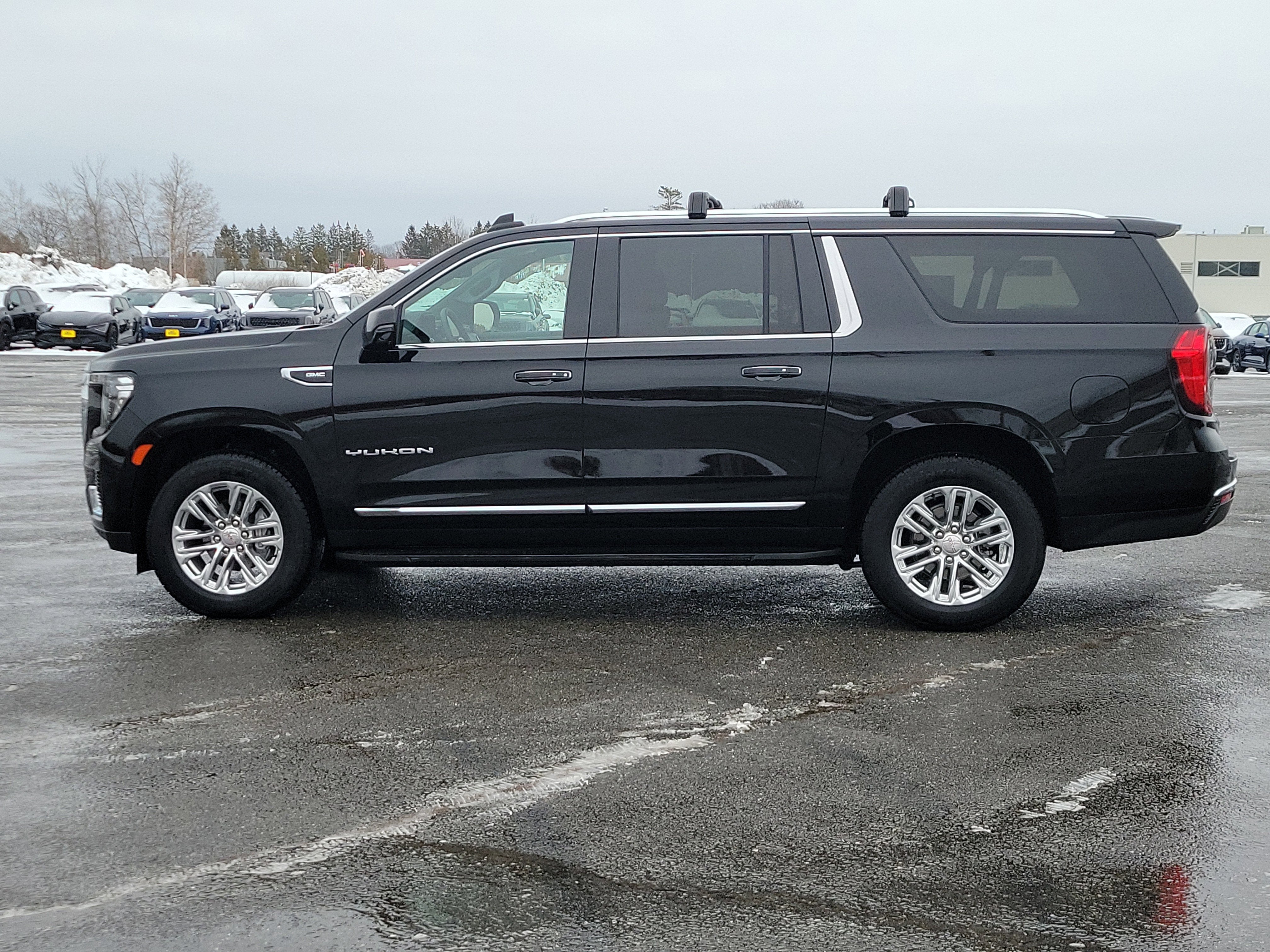 2024 GMC Yukon XL SLT