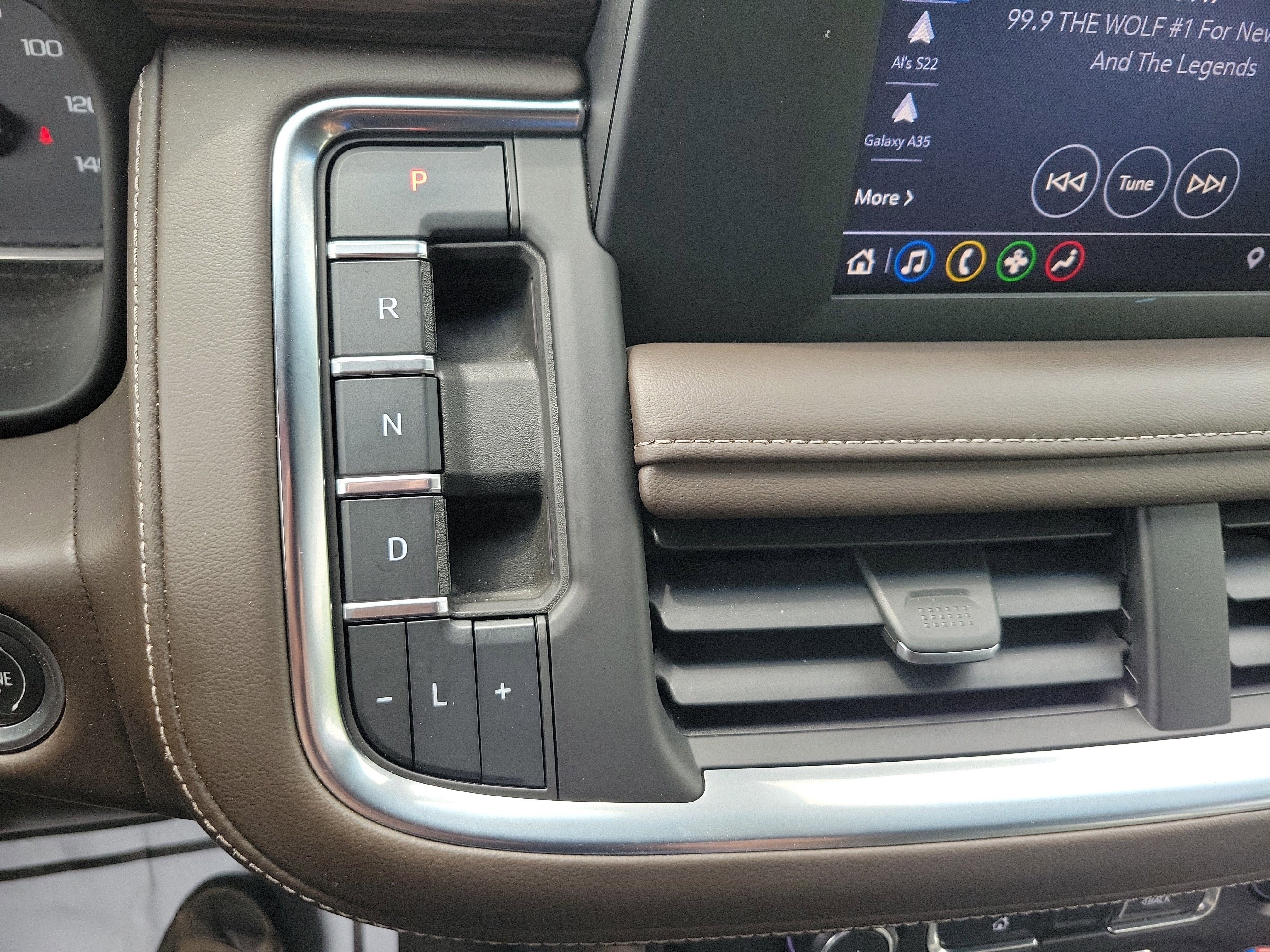 2022 Chevrolet Suburban LS