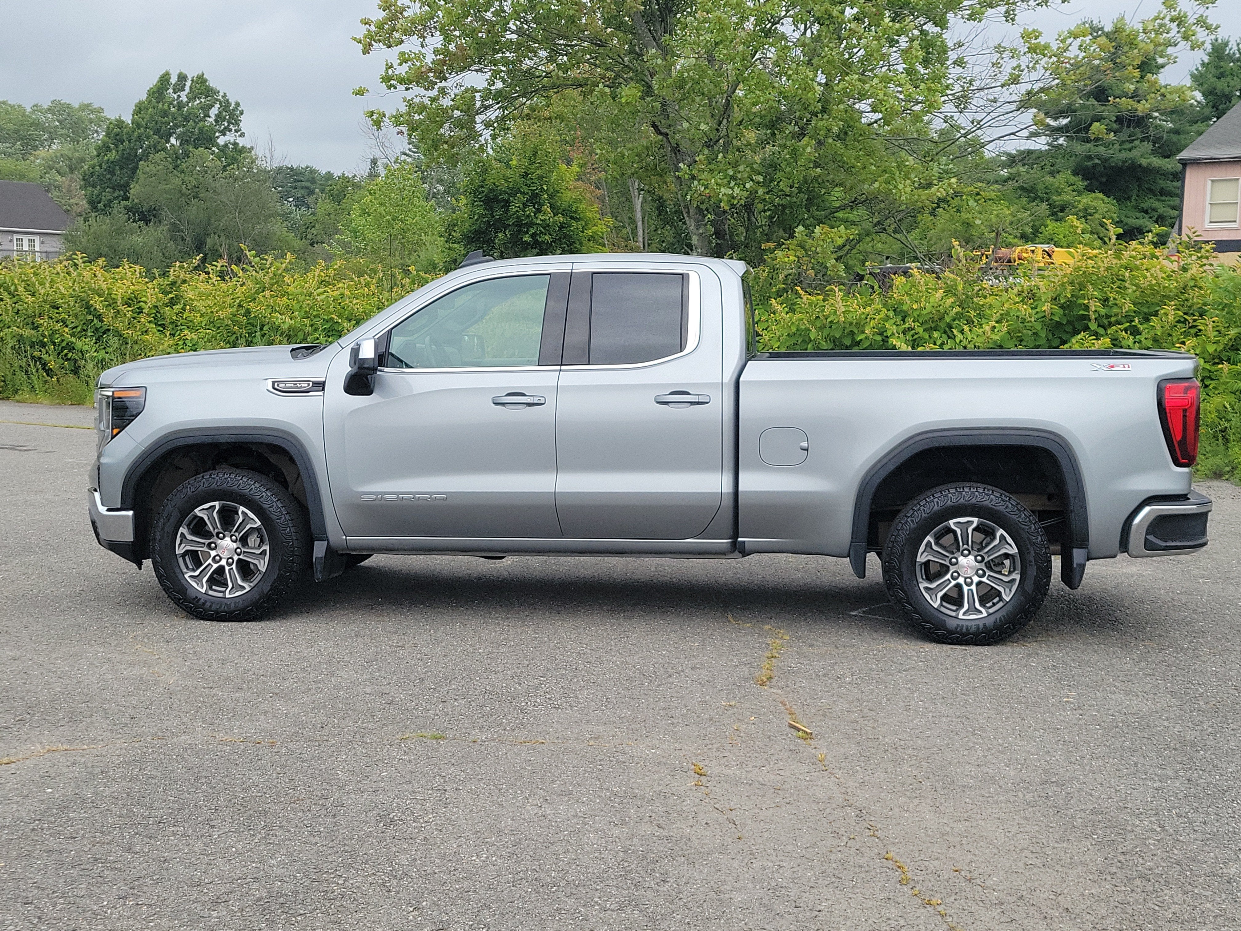 2023 GMC Sierra 1500 SLE