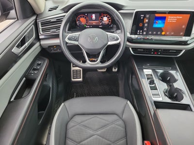 2024 Volkswagen Atlas 2.0T Peak Edition SEL