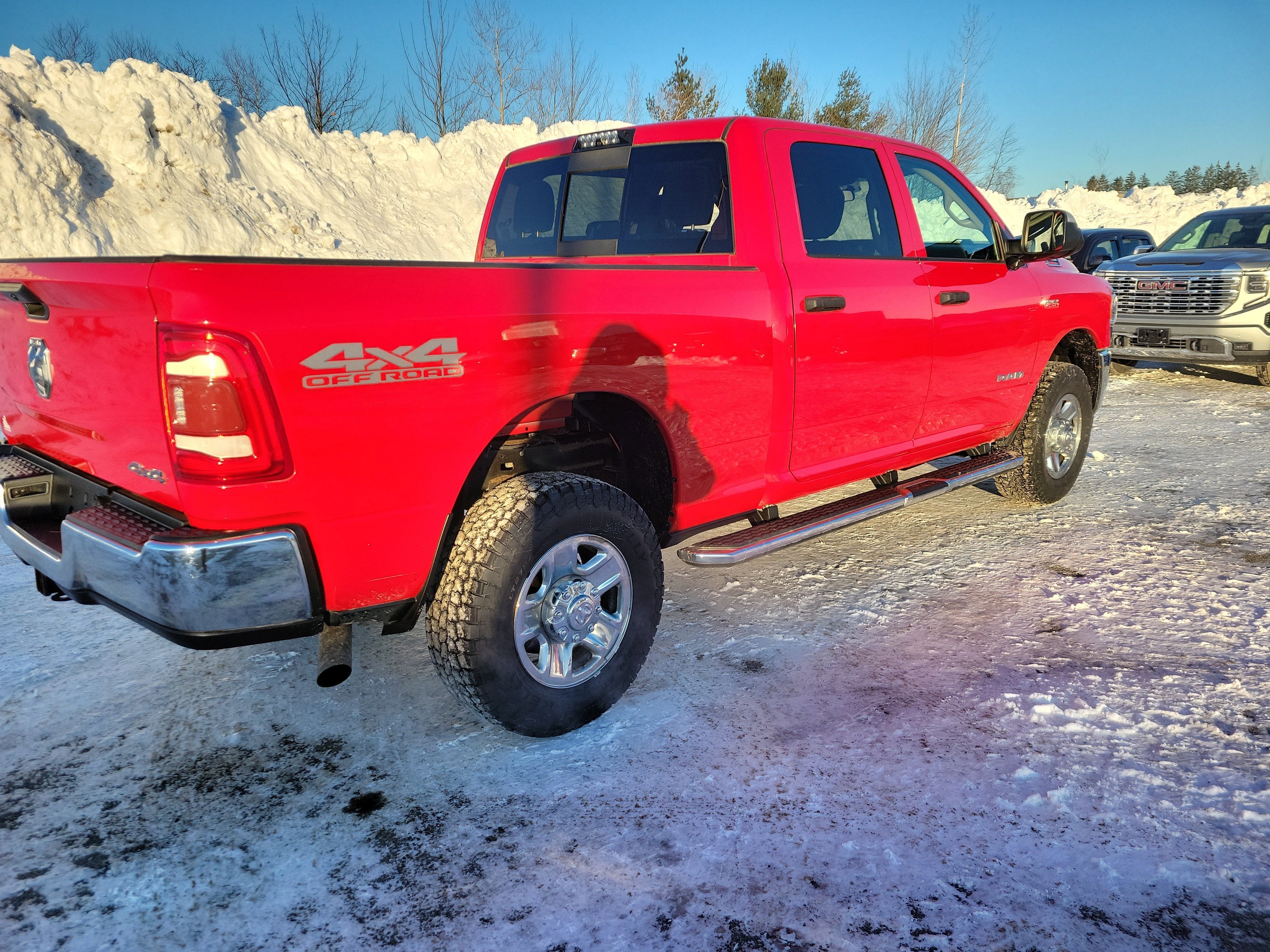 2020 RAM 2500 Tradesman Crew Cab 4X4 6'4" Box