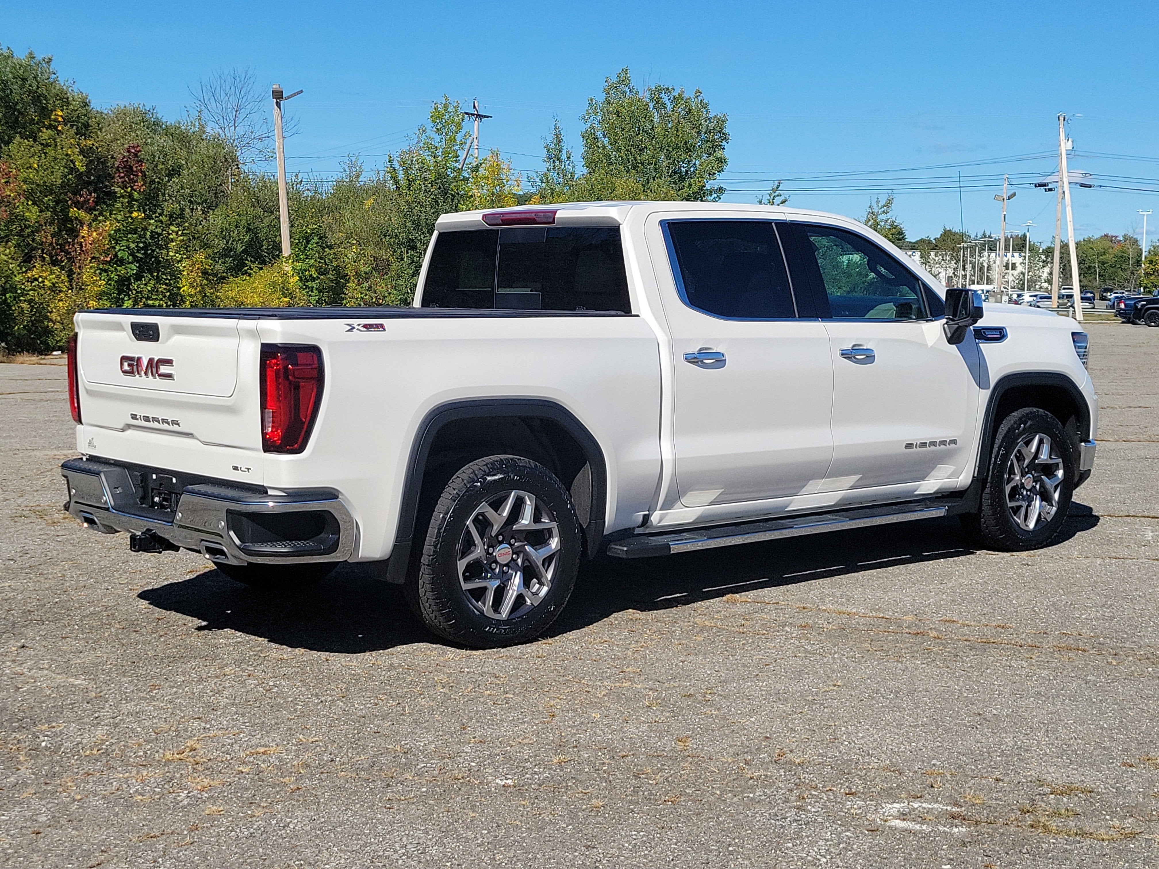 2025 GMC Sierra 1500 SLT