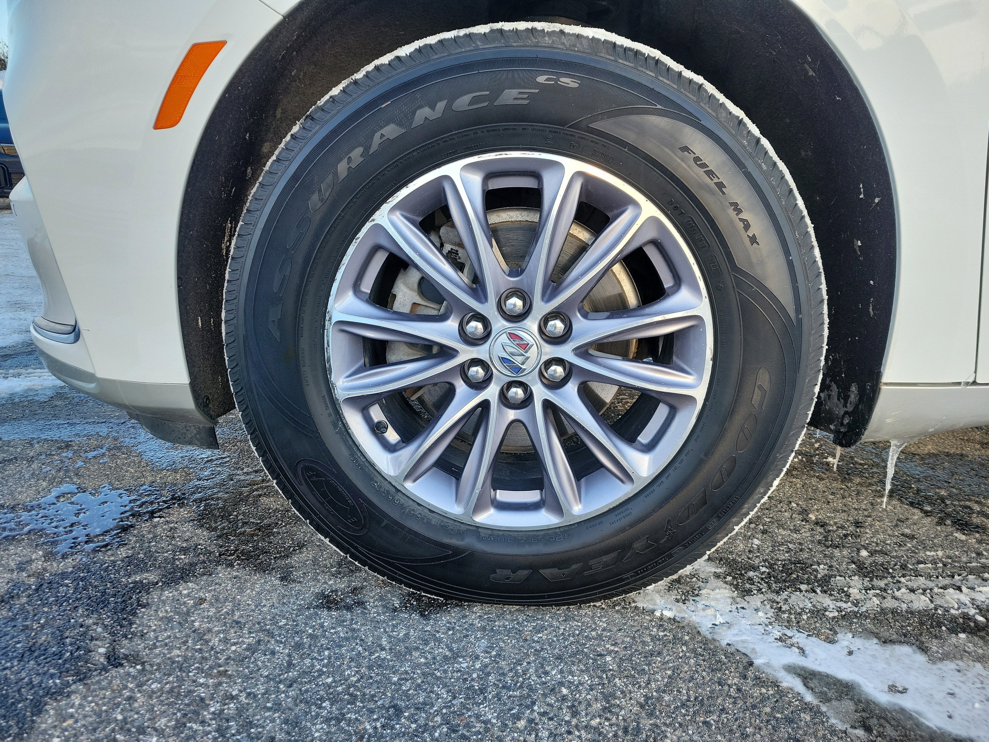 2023 Buick Enclave Essence