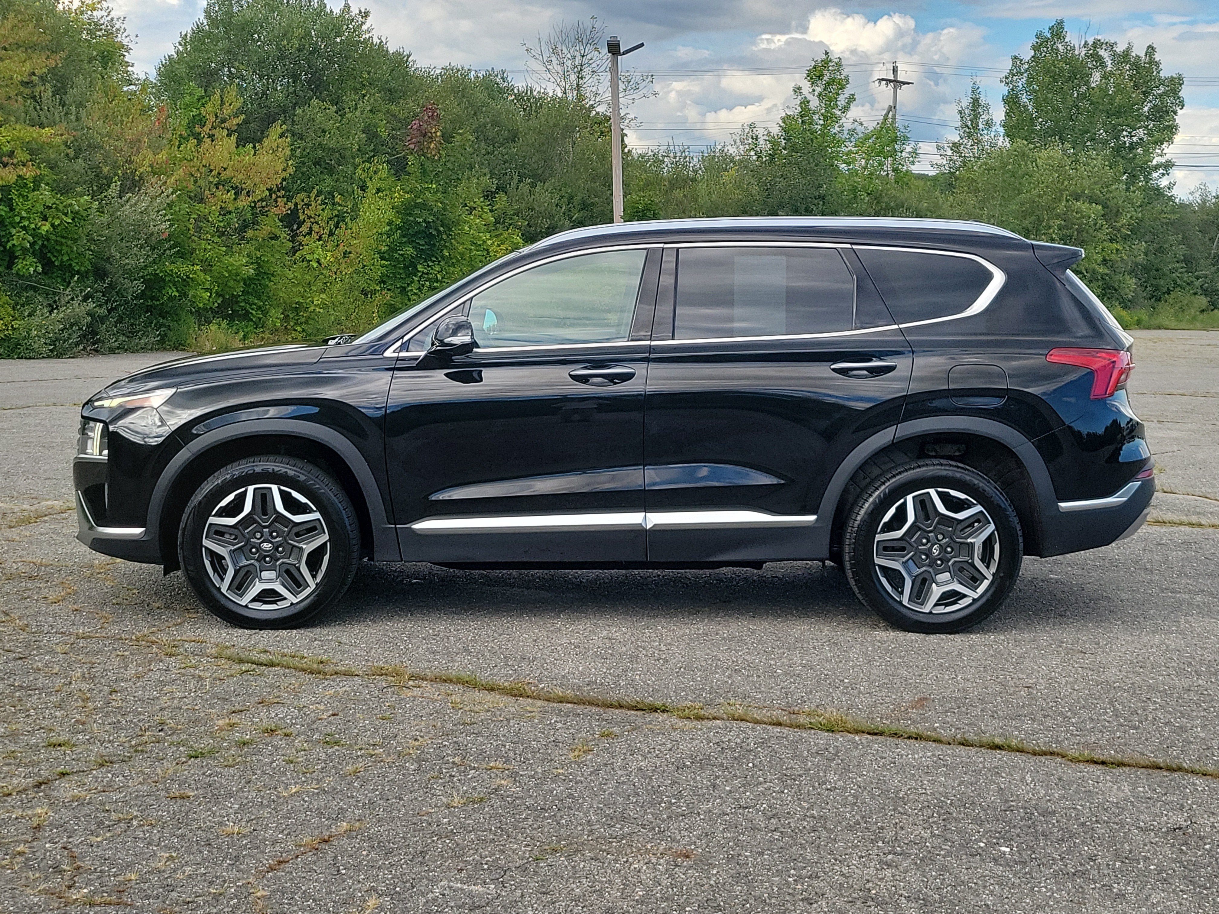 2023 Hyundai SANTA FE HYBRID SEL Premium