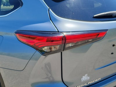 2022 Toyota Highlander LE