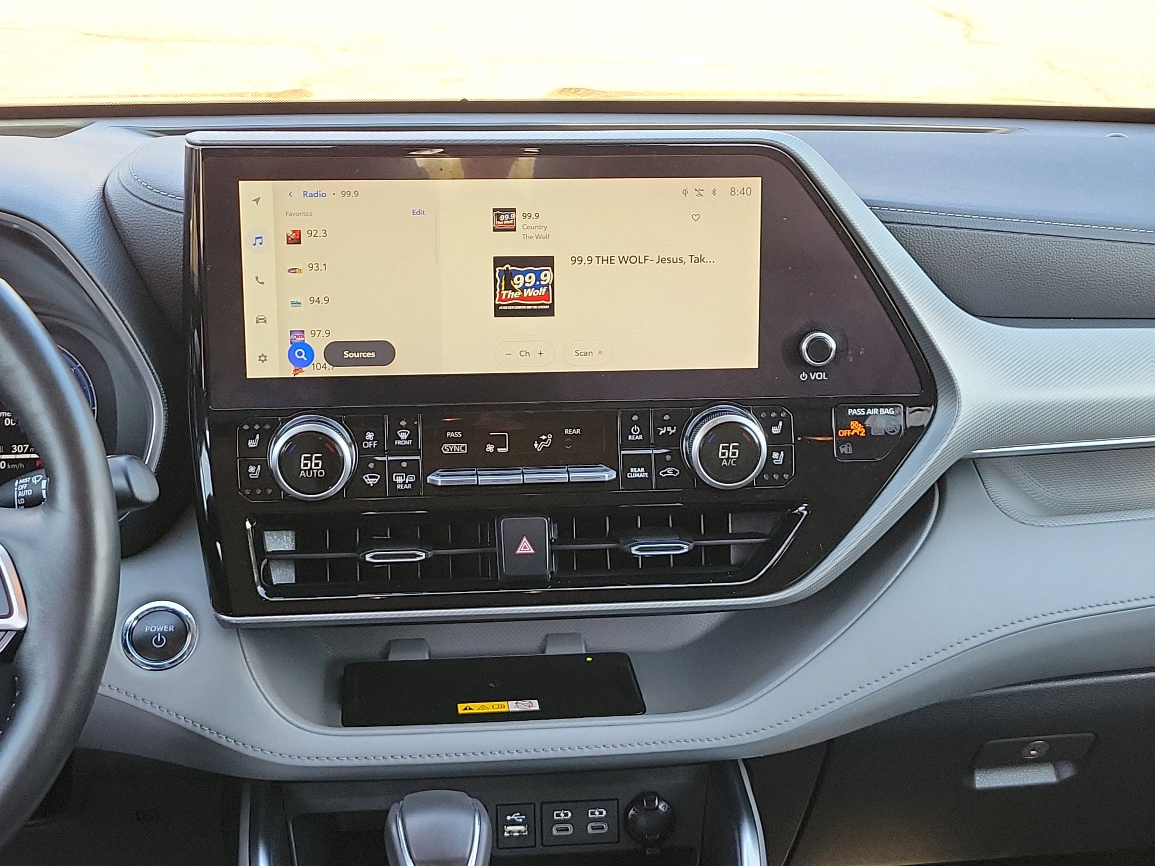 2023 Toyota Highlander Hybrid Platinum