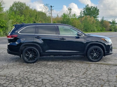 2019 Toyota Highlander SE