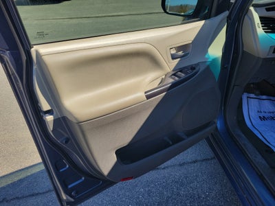 2015 Toyota Sienna LE AAS